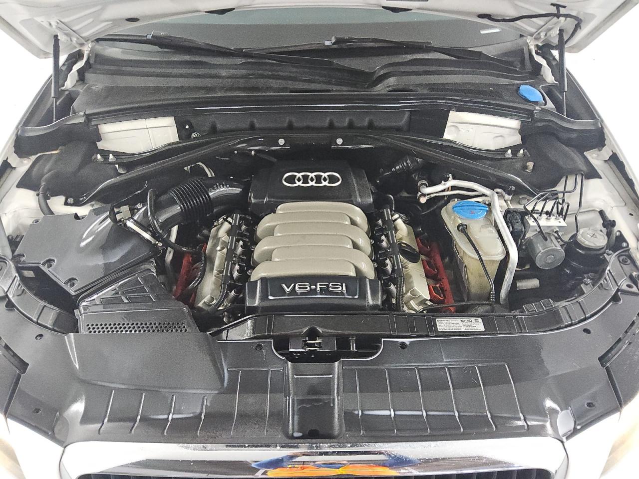 2010 Audi Q5 Premium White vin: WA1CKAFP2AA087536 Damage: Oil, Low Fluid, Unacceptable
