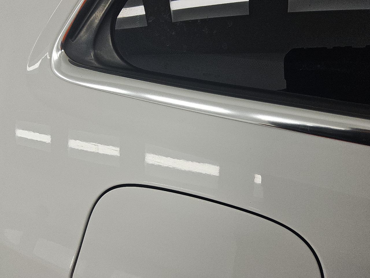 2010 Audi Q5 Premium White vin: WA1CKAFP2AA087536 Damage: Right Qtr Panel, Heavy Scratch, 1/2 To 1 Inch