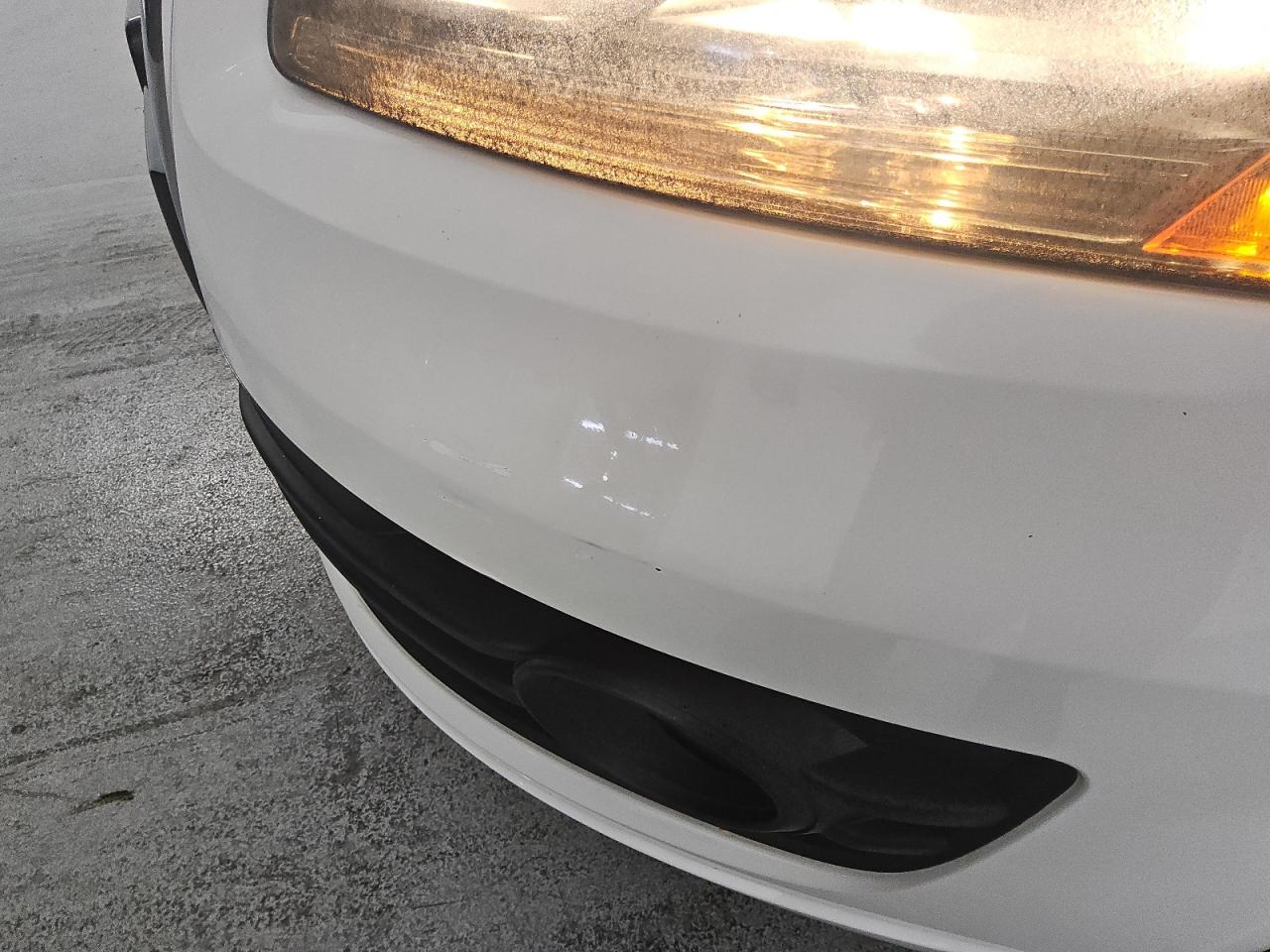 2010 Audi Q5 Premium White vin: WA1CKAFP2AA087536 Damage: Front Bumper, Multiple Scratches Heavy, 3