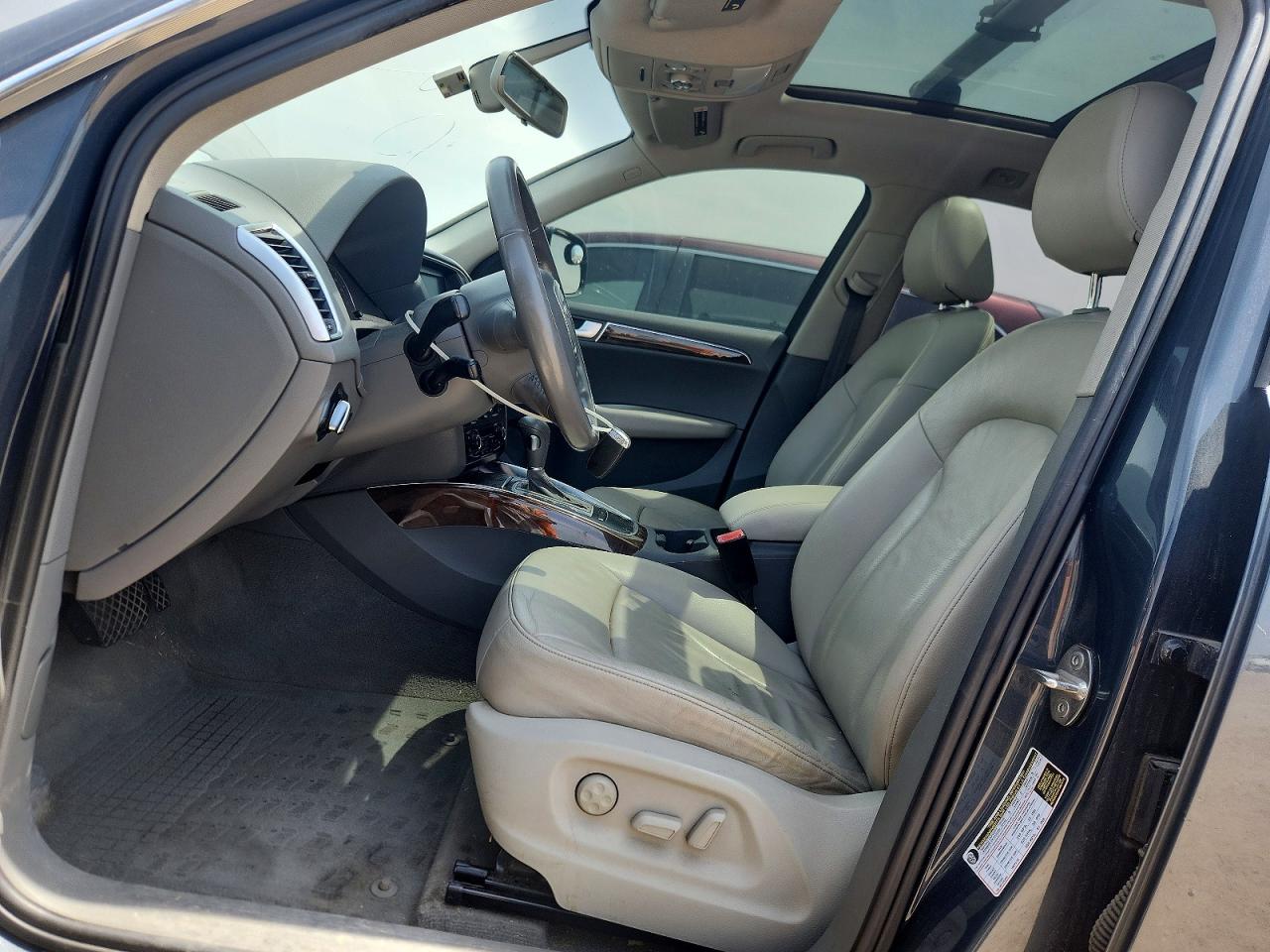 2010 Audi Q5 Premium Gray vin: WA1CKAFP2AA098603