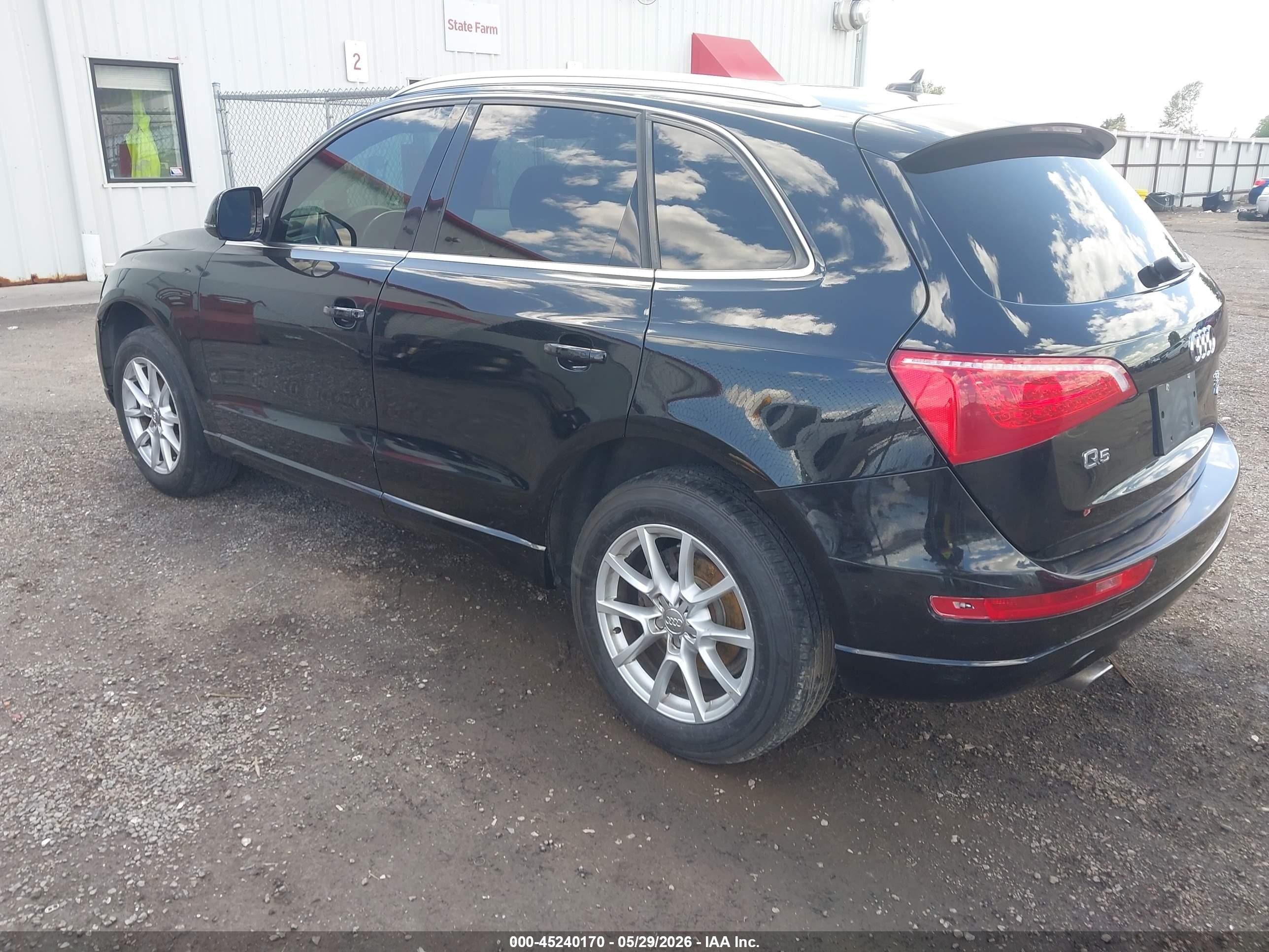 2010 Audi Q5 3.2 Premium Black vin: WA1CKAFP4AA030965