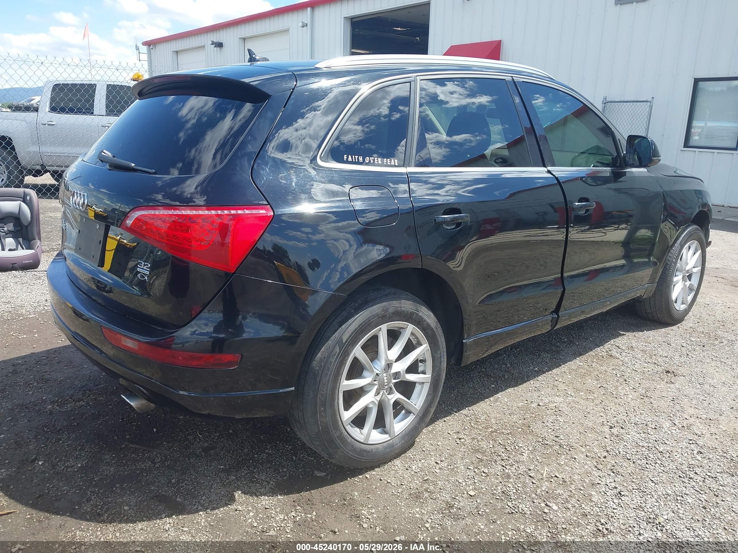 2010 Audi Q5 3.2 Premium Black vin: WA1CKAFP4AA030965