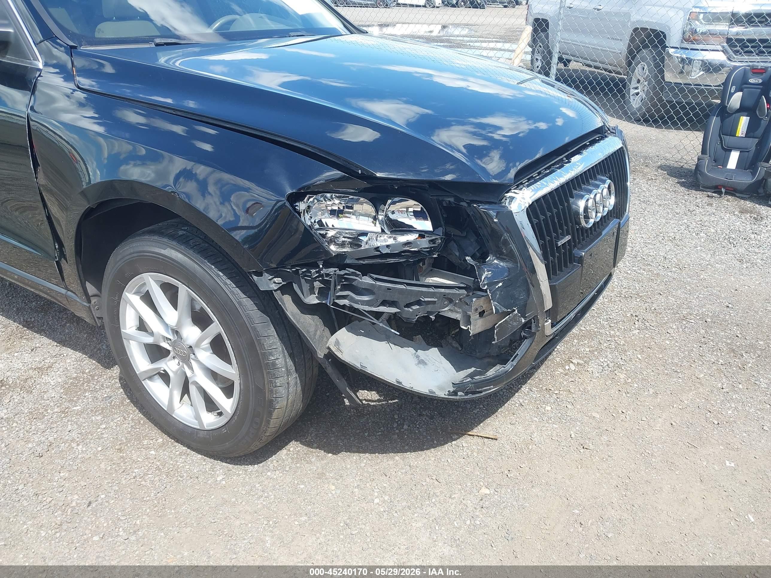 2010 Audi Q5 3.2 Premium Black vin: WA1CKAFP4AA030965