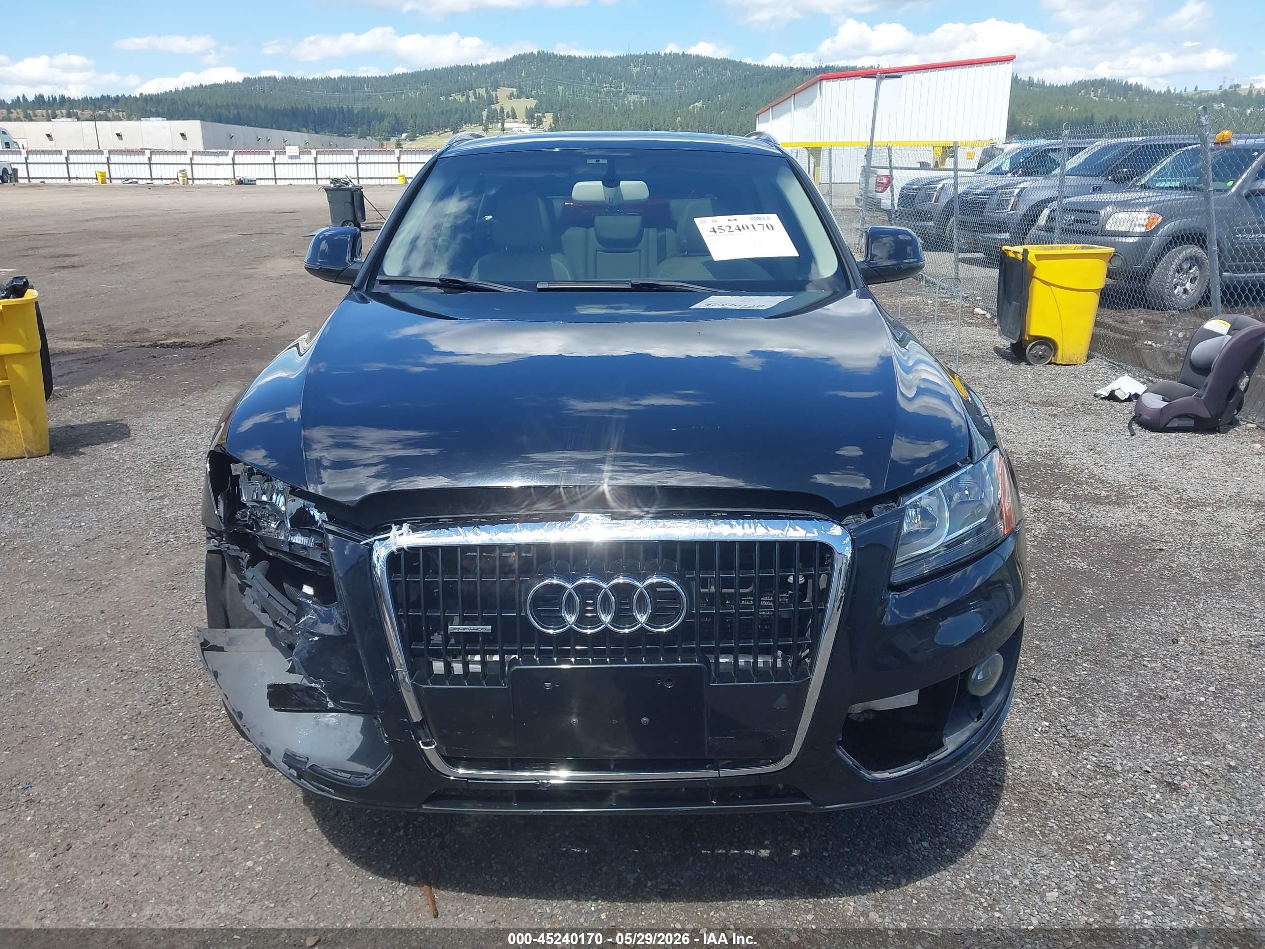 2010 Audi Q5 3.2 Premium Black vin: WA1CKAFP4AA030965