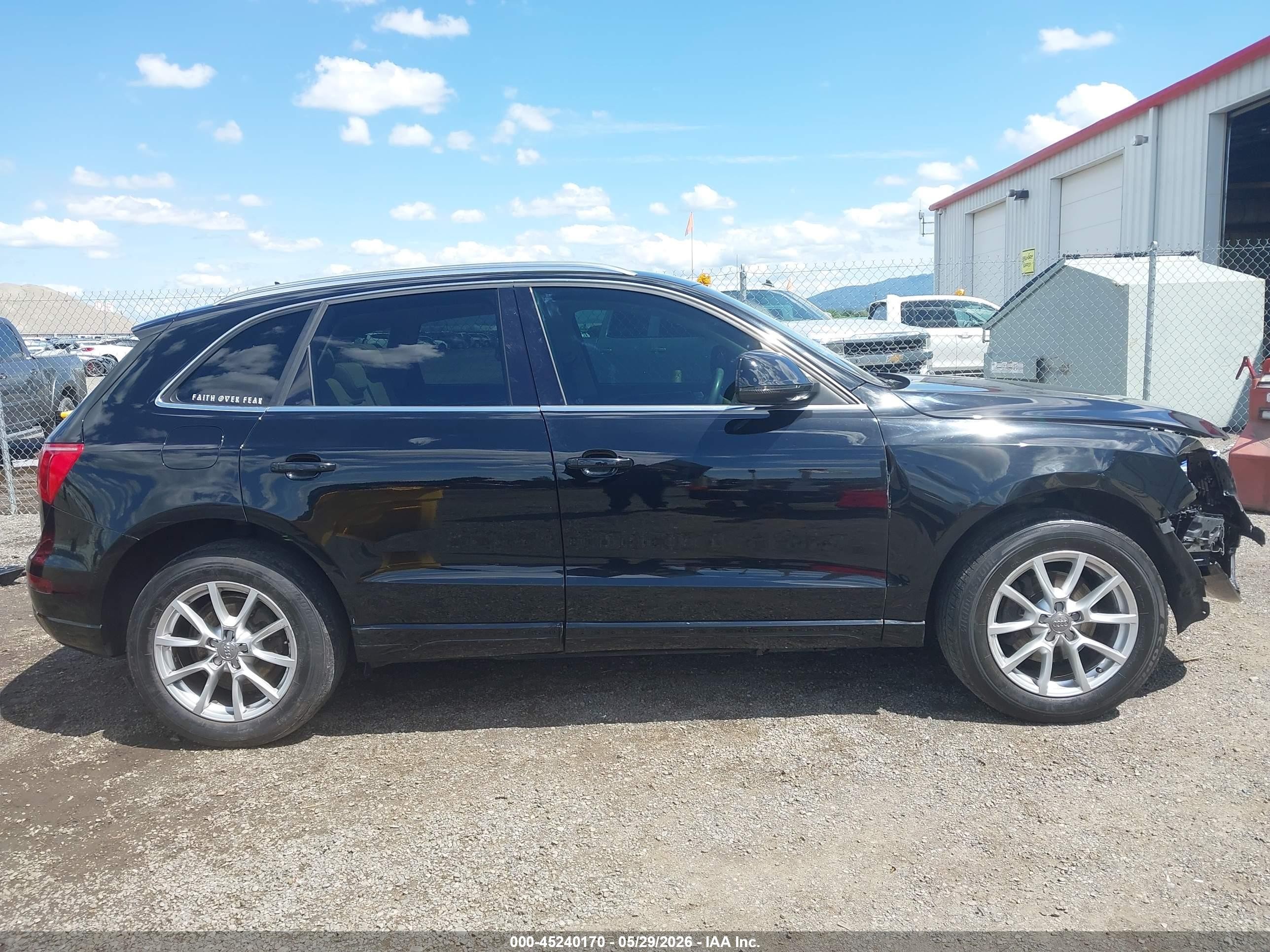 2010 Audi Q5 3.2 Premium Black vin: WA1CKAFP4AA030965