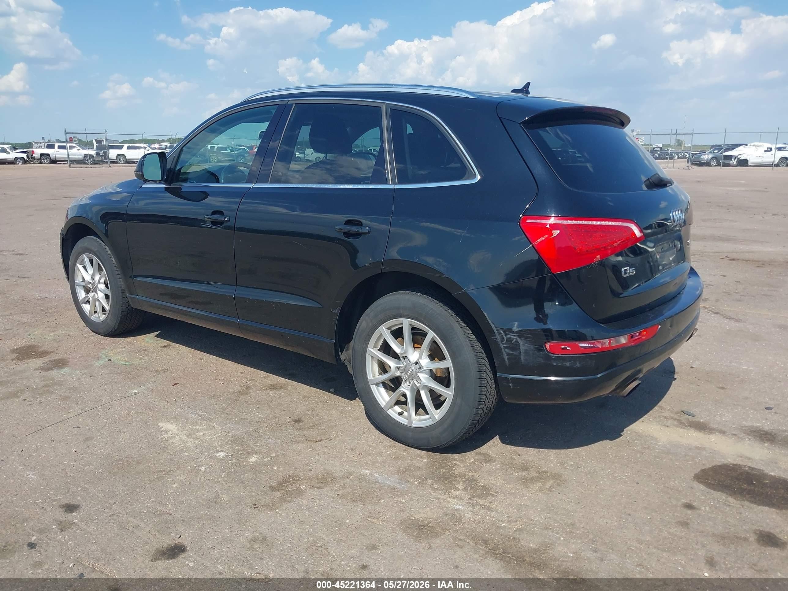 2010 Audi Q5 3.2 Premium Black vin: WA1CKAFP4AA079051