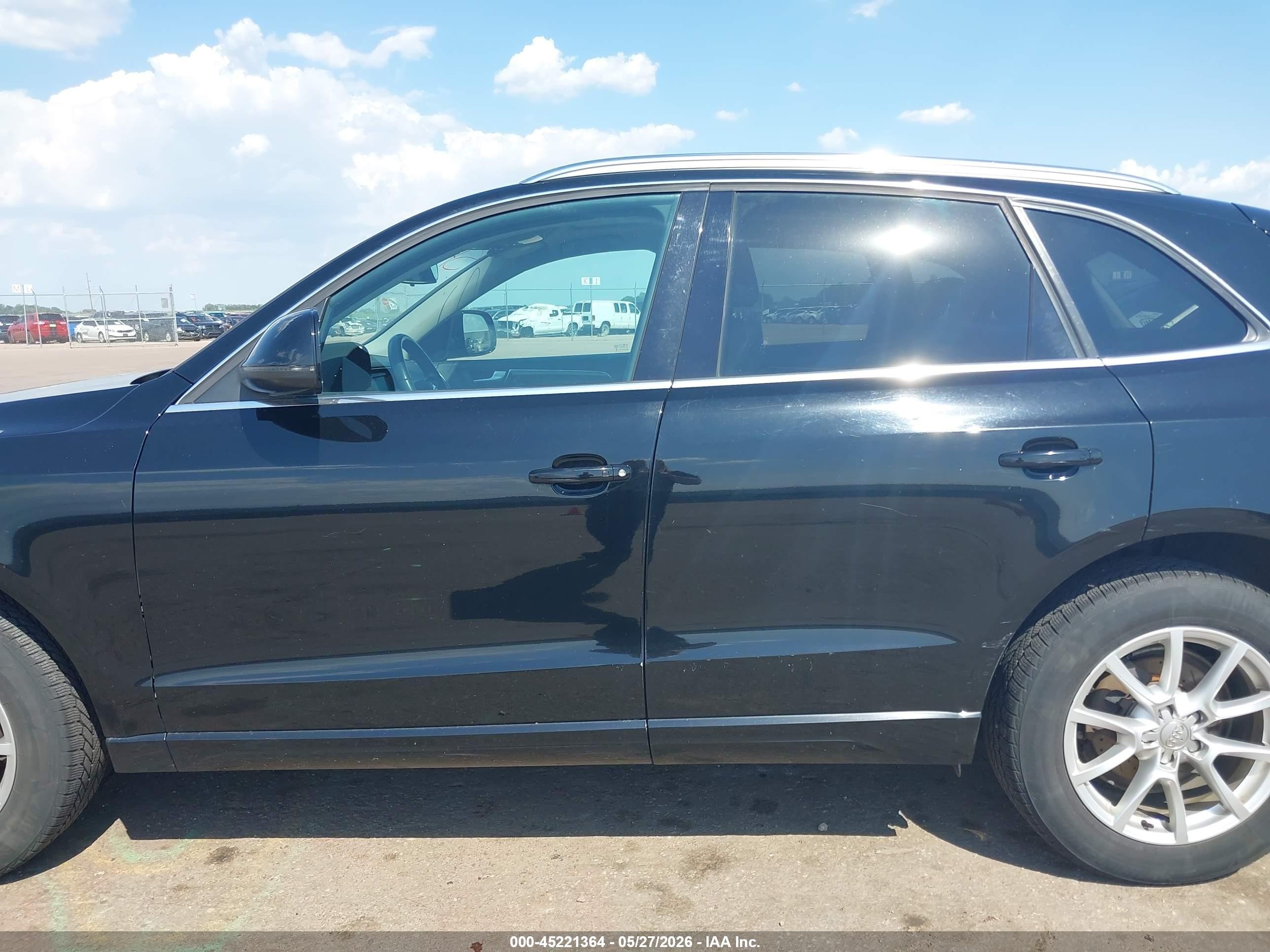 2010 Audi Q5 3.2 Premium Black vin: WA1CKAFP4AA079051