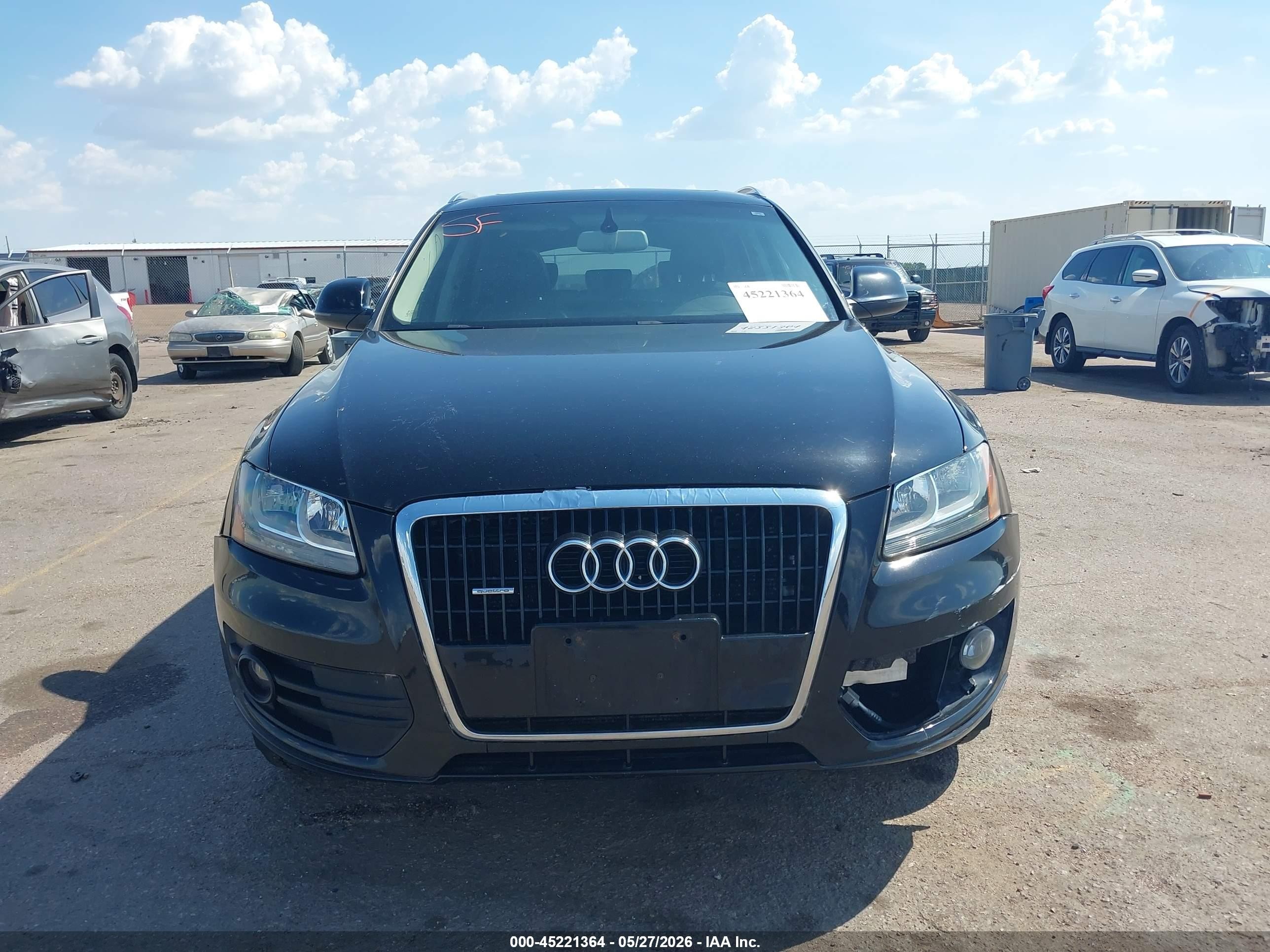2010 Audi Q5 3.2 Premium Black vin: WA1CKAFP4AA079051