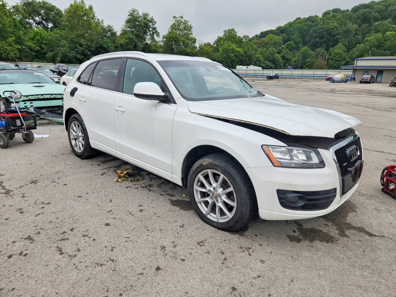 2010 Audi Q5 Premium Белый vin: WA1CKAFP5AA077289