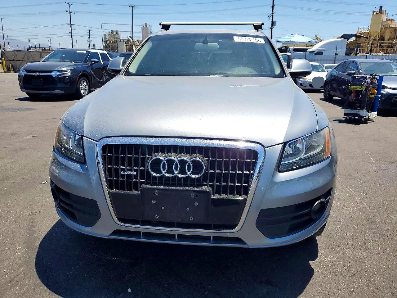 2010 Audi Q5 Premium Silver vin: WA1CKAFP5AA080547