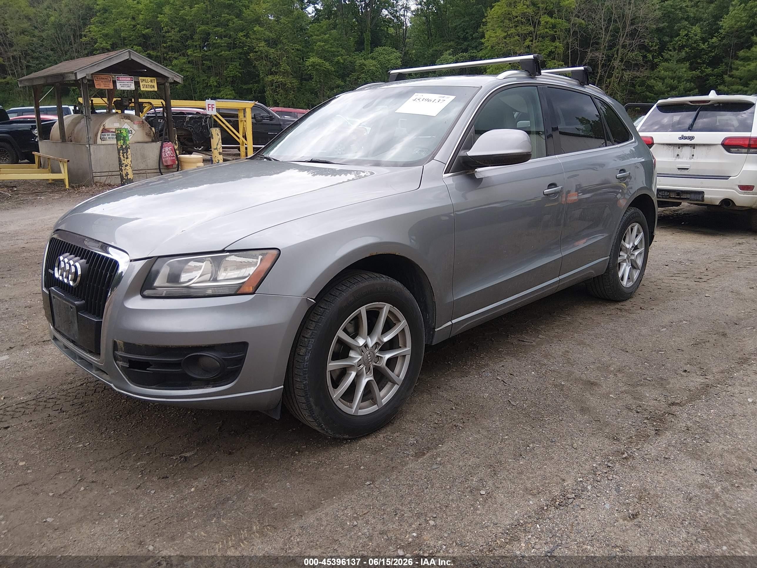 2010 Audi Q5 3.2 Premium Silver vin: WA1CKAFP7AA044536