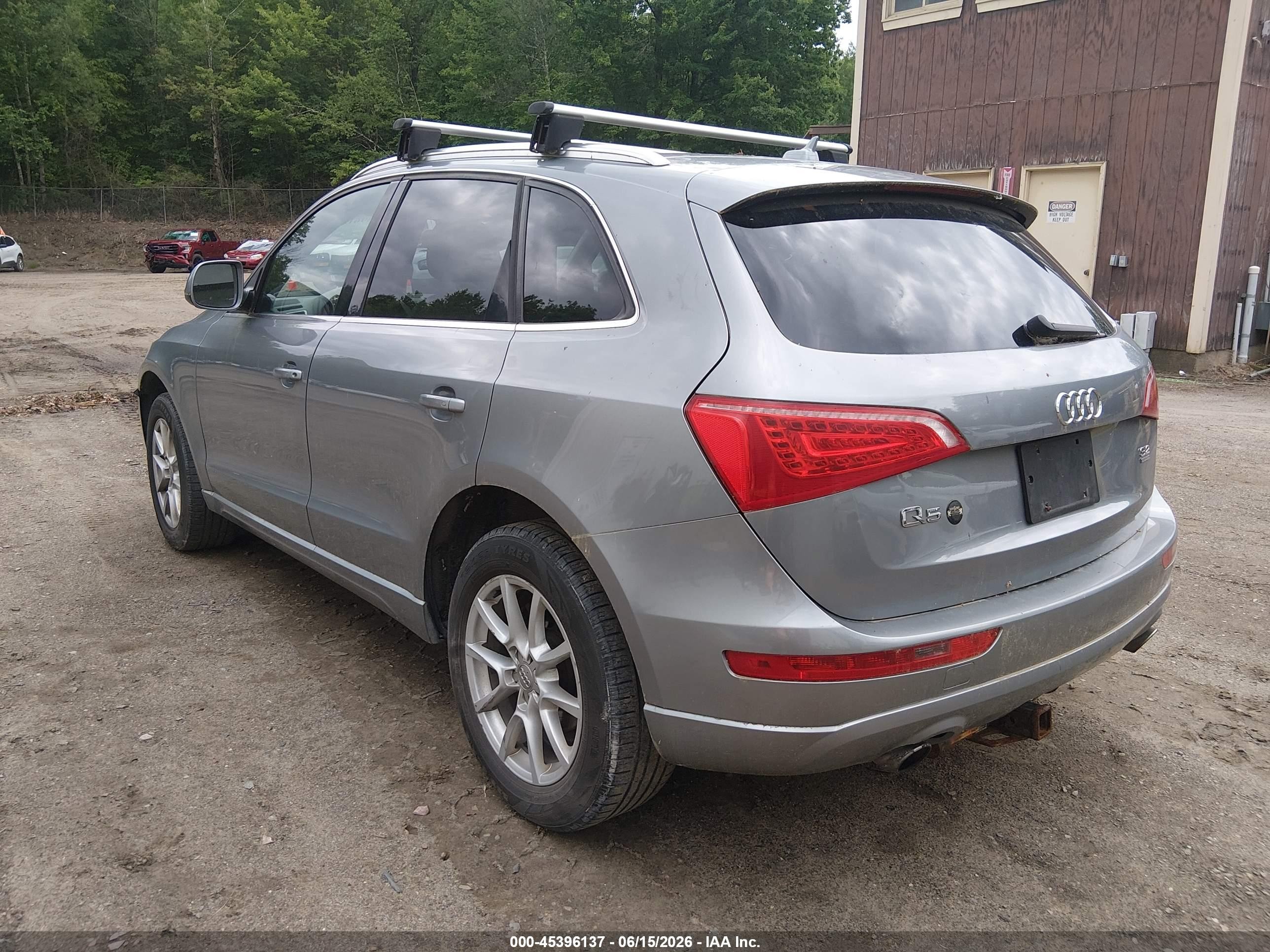 2010 Audi Q5 3.2 Premium Silver vin: WA1CKAFP7AA044536