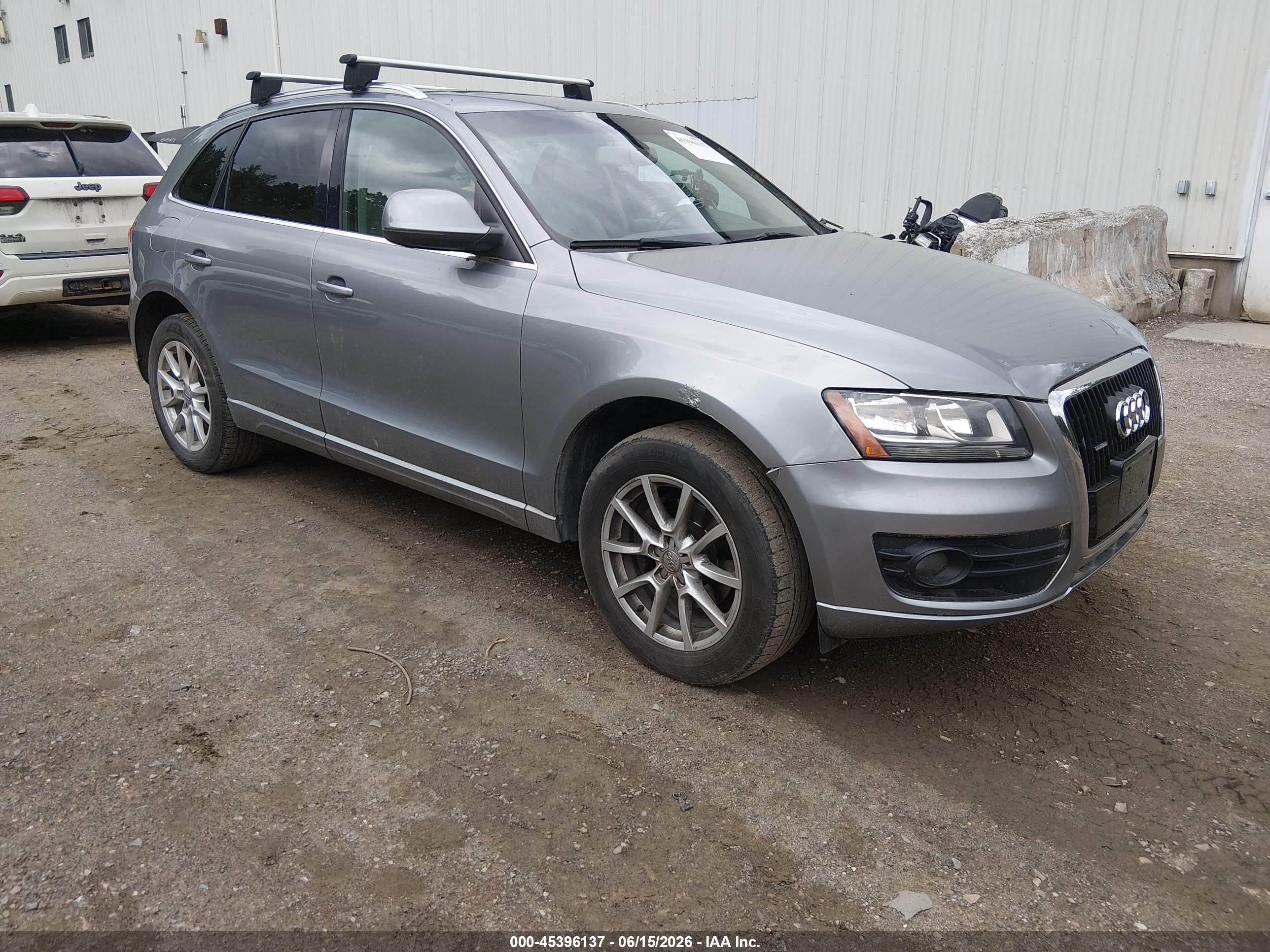 2010 Audi Q5 3.2 Premium Silver vin: WA1CKAFP7AA044536