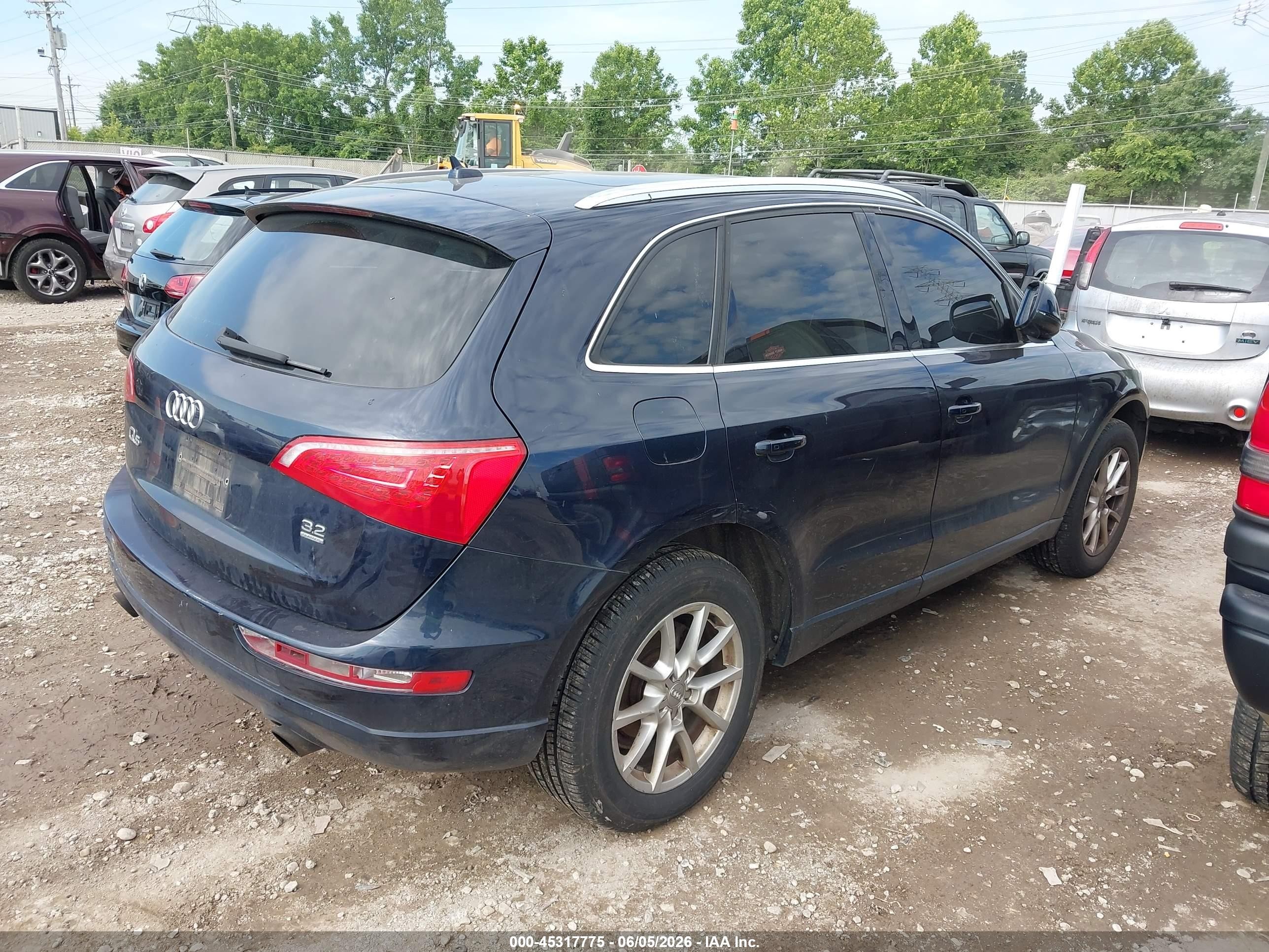 2010 Audi Q5 3.2 Premium Blue vin: WA1CKAFP7AA089962