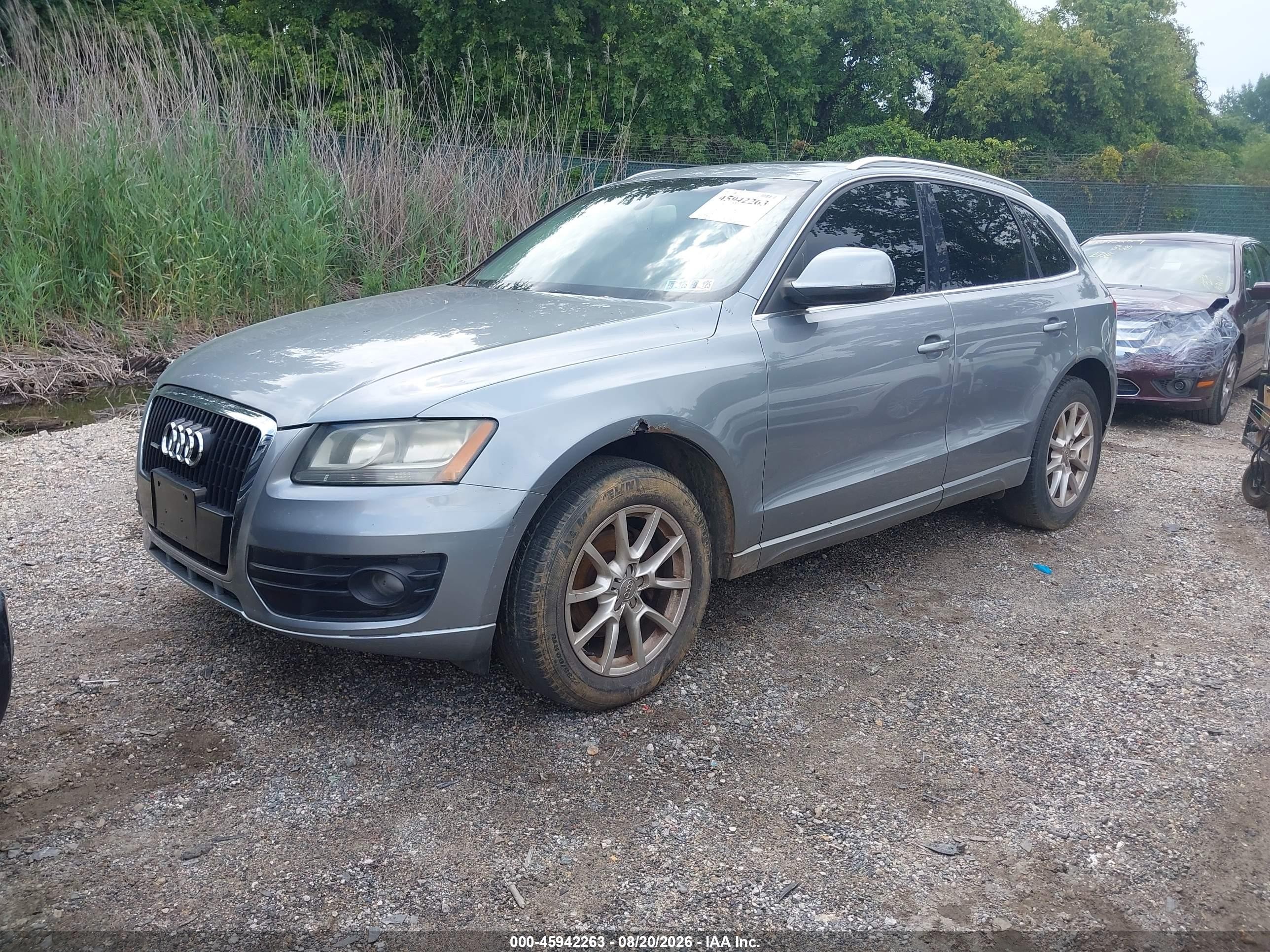 2010 Audi Q5 3.2 Premium Silver vin: WA1CKAFP8AA043542