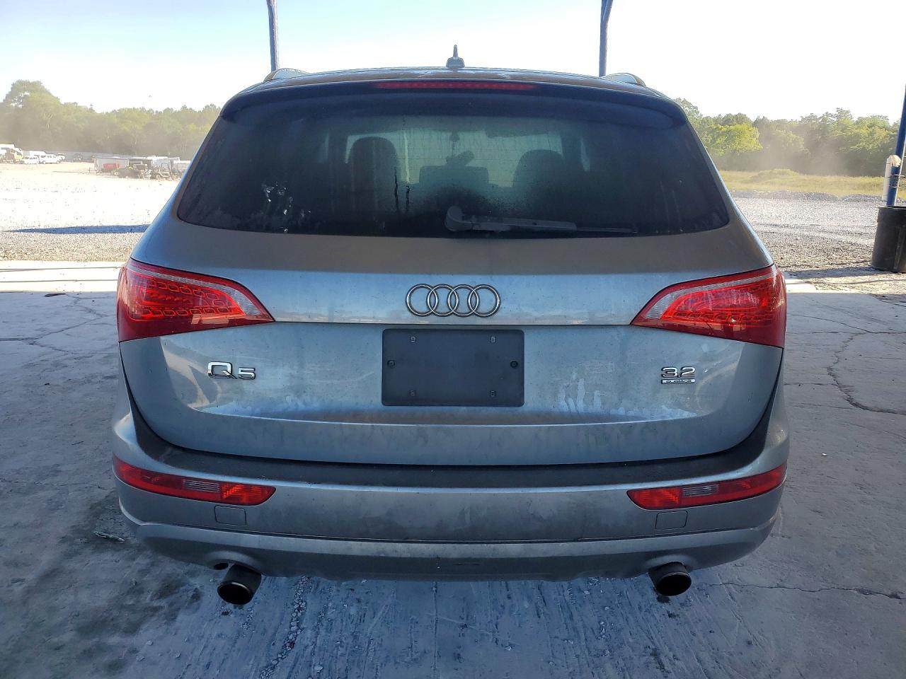 2010 Audi Q5 Premium Gray vin: WA1CKAFP8AA079344