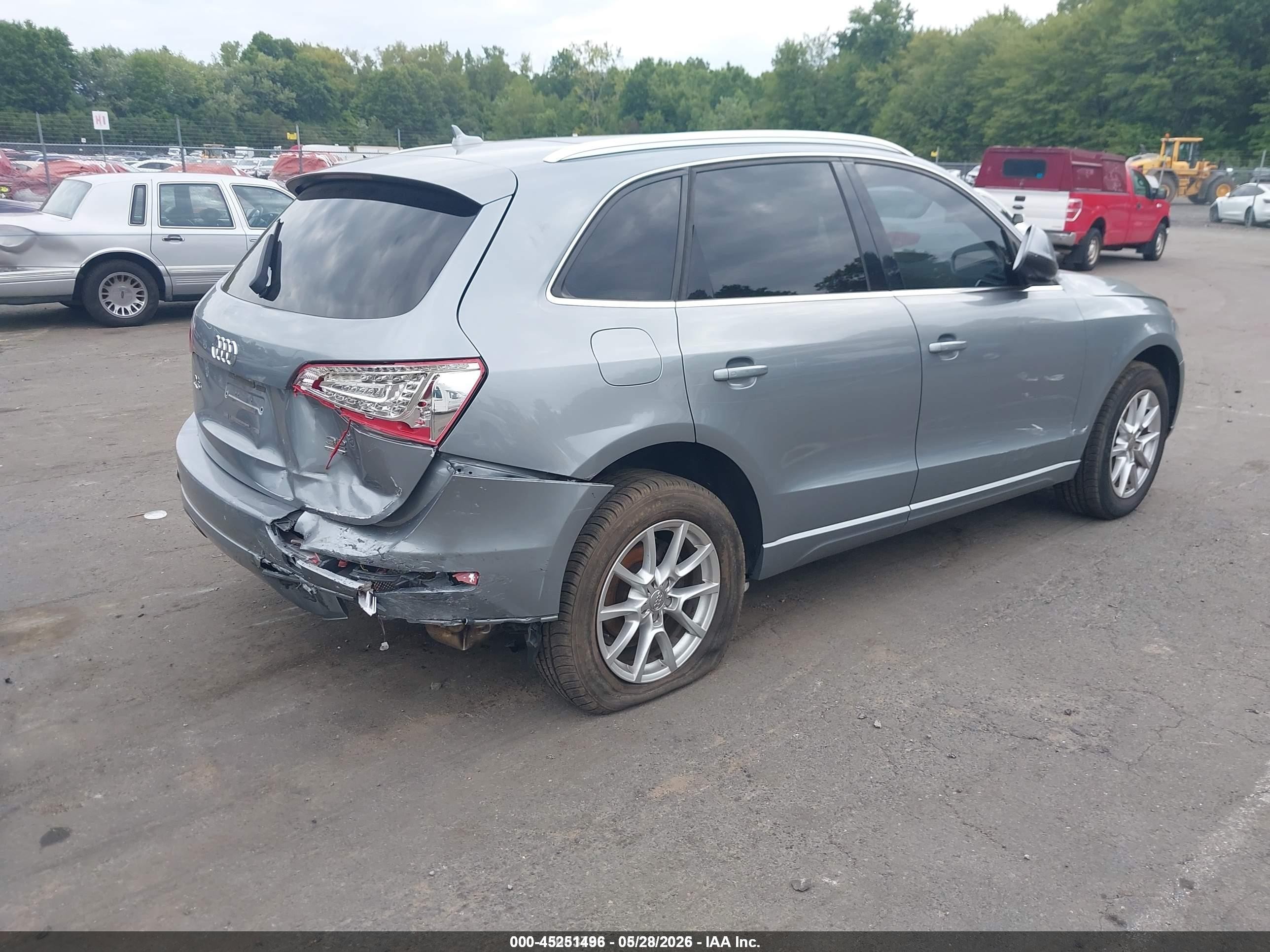 2010 Audi Q5 3.2 Premium Gray vin: WA1CKAFP8AA097438