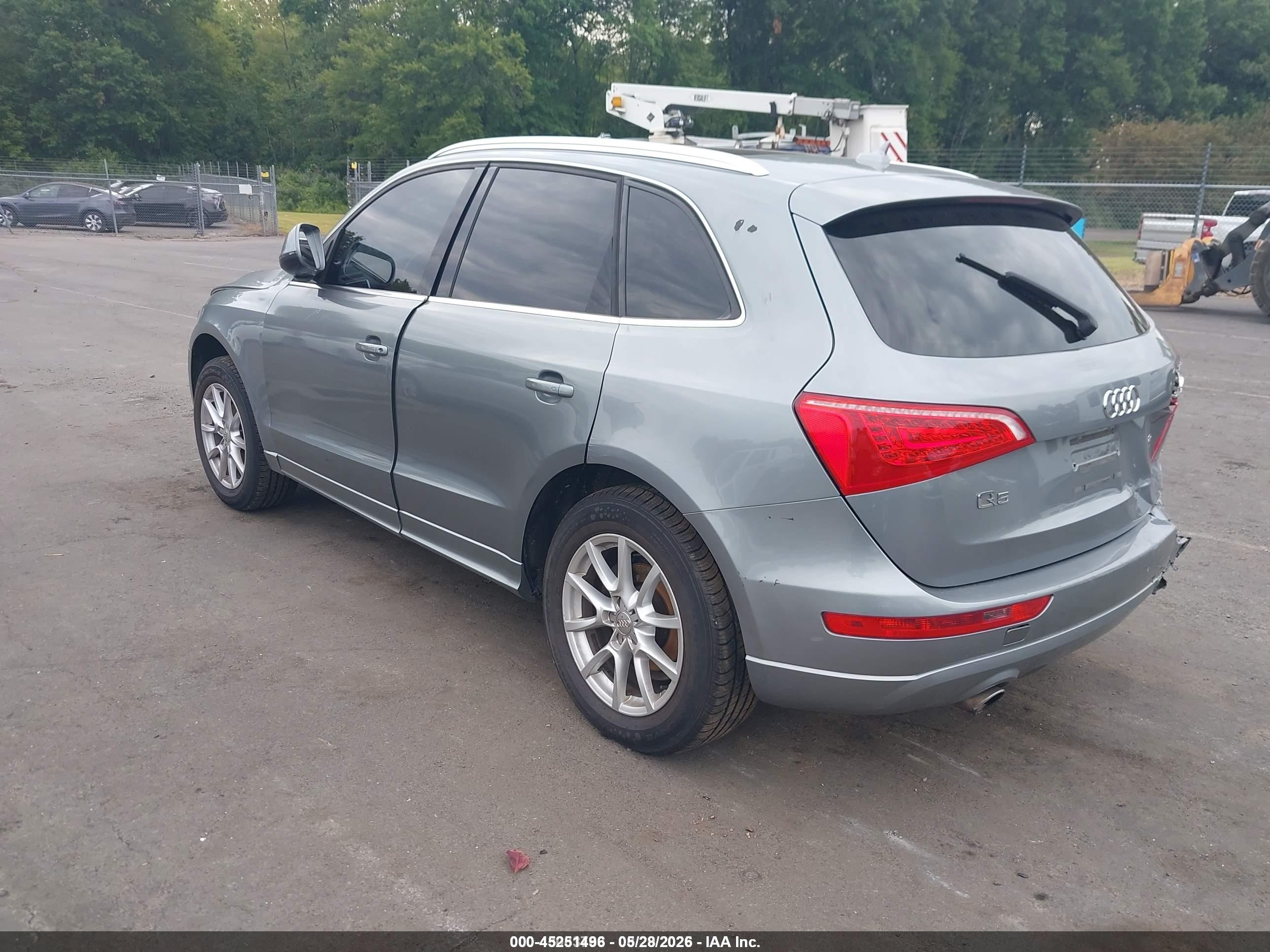 2010 Audi Q5 3.2 Premium Gray vin: WA1CKAFP8AA097438