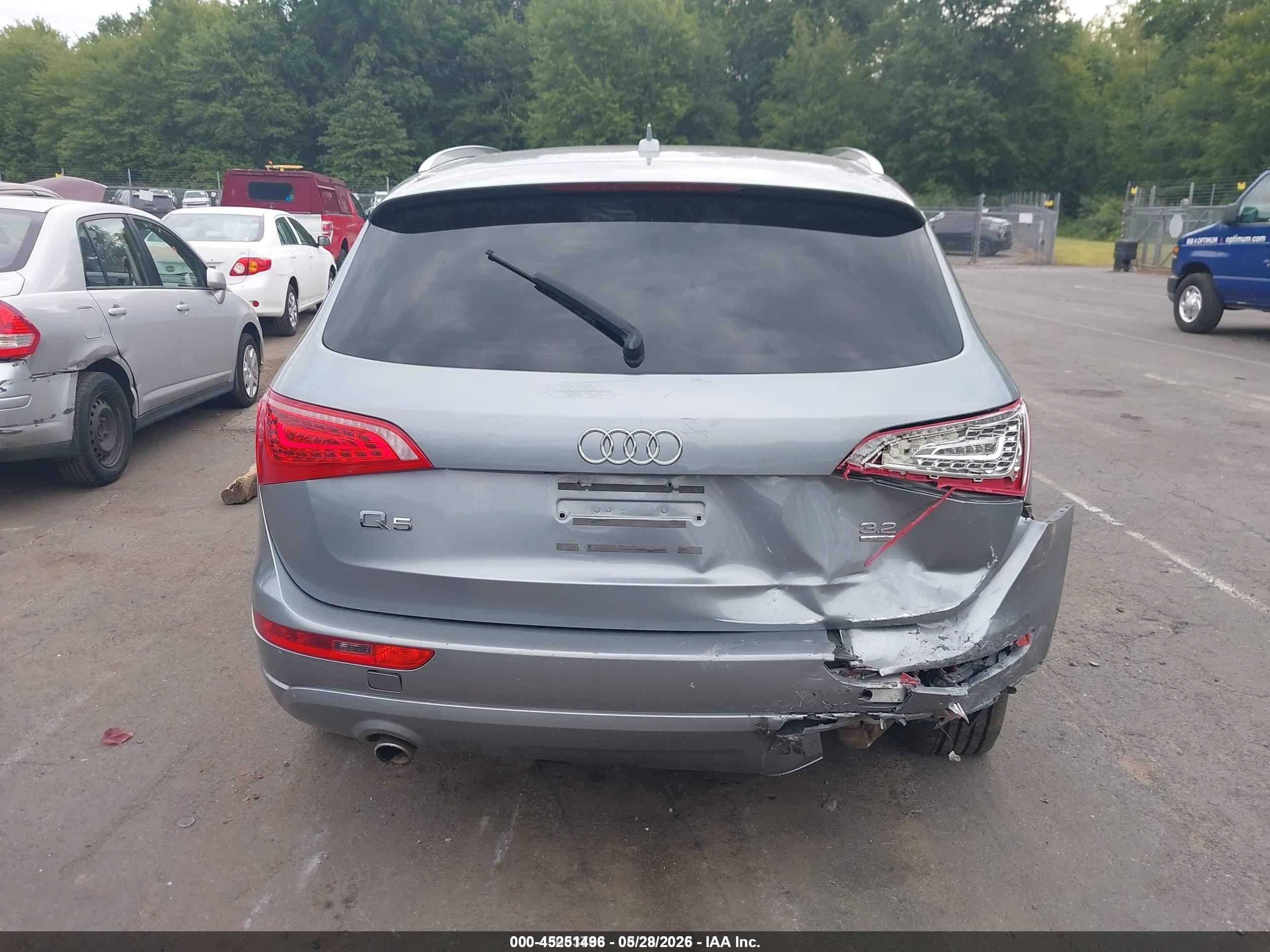 2010 Audi Q5 3.2 Premium Gray vin: WA1CKAFP8AA097438
