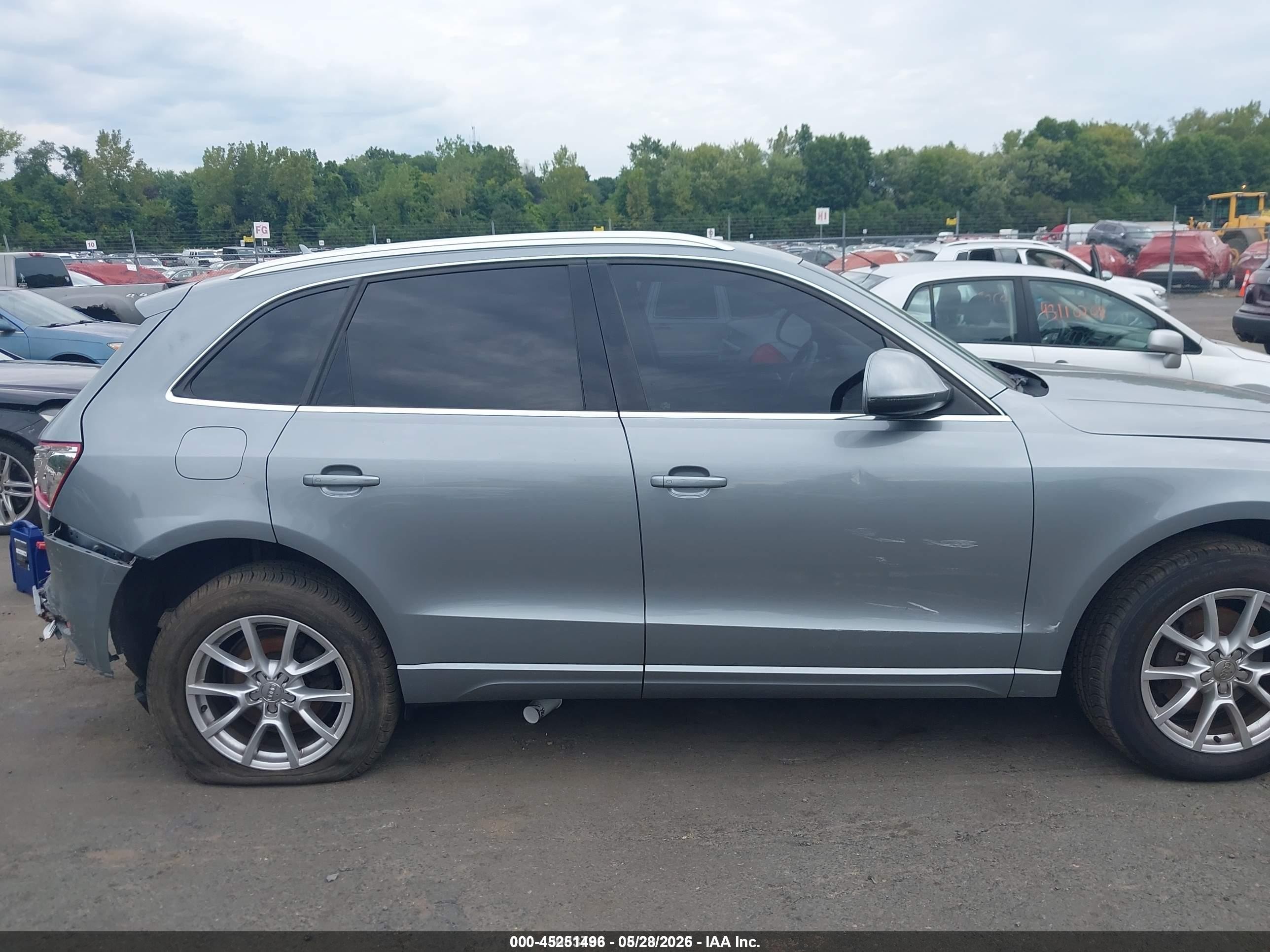 2010 Audi Q5 3.2 Premium Gray vin: WA1CKAFP8AA097438