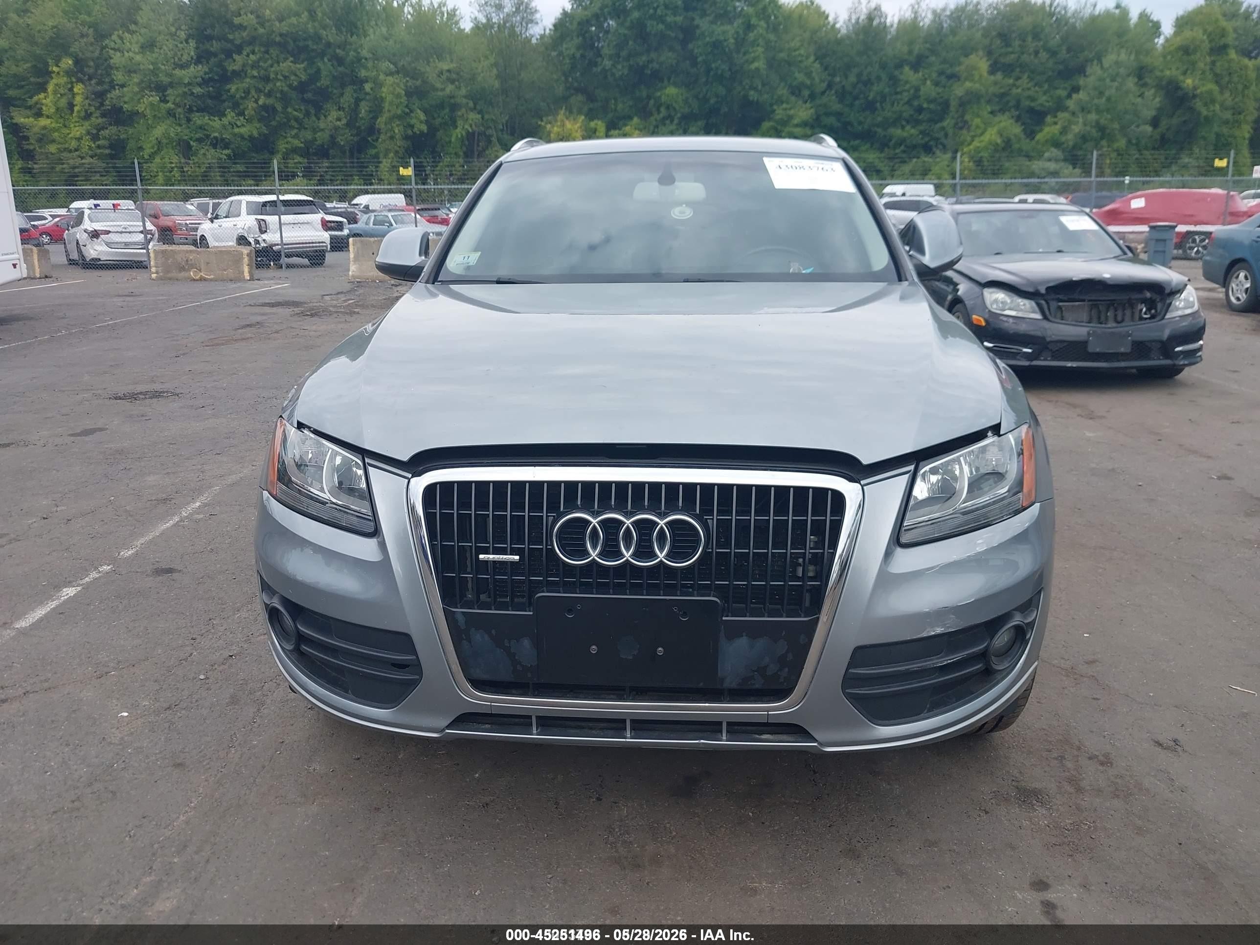 2010 Audi Q5 3.2 Premium Gray vin: WA1CKAFP8AA097438