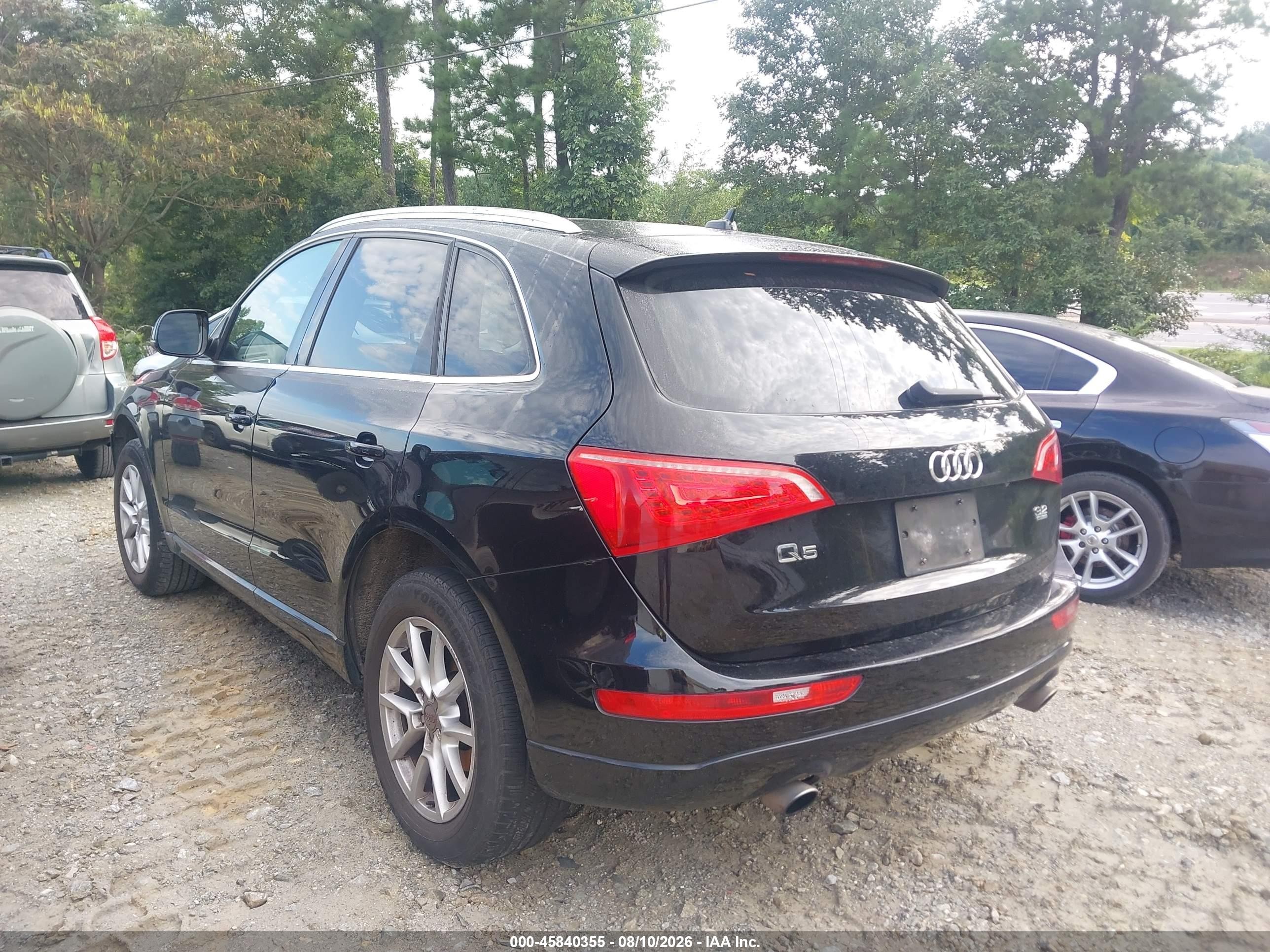 2010 Audi Q5 3.2 Premium Black vin: WA1CKAFPXAA100937