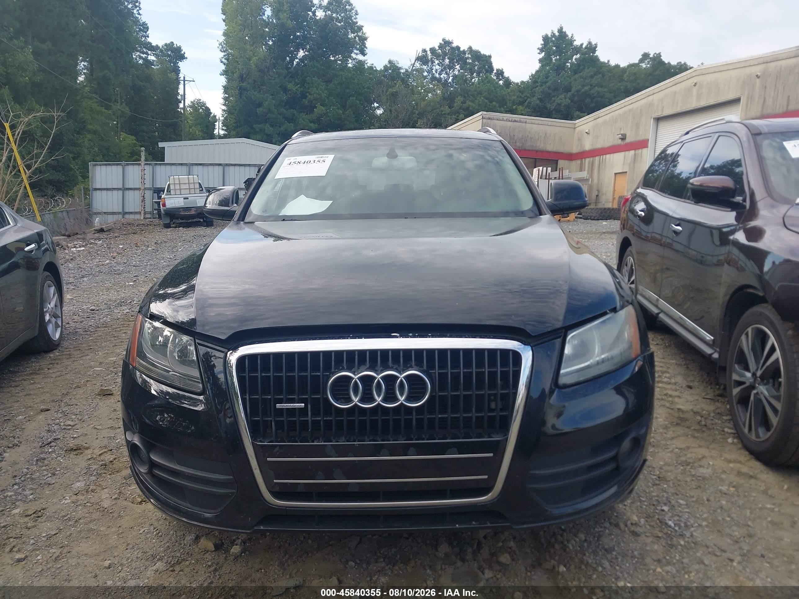 2010 Audi Q5 3.2 Premium Black vin: WA1CKAFPXAA100937