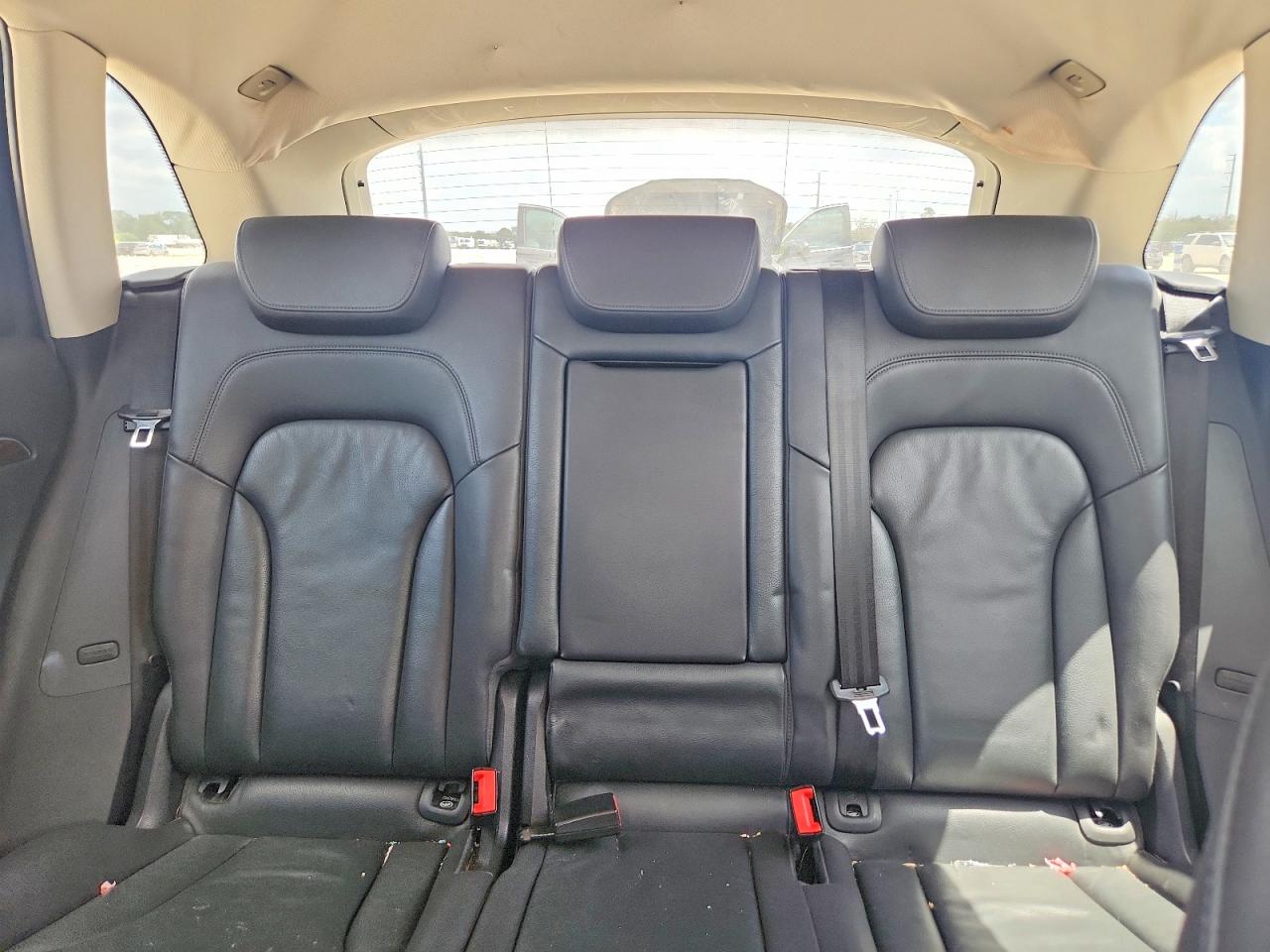 2010 Audi Q5 Premium Black vin: WA1CKBFP5AA077735