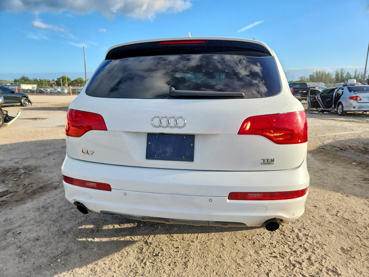 2009 Audi Q7 Tdi S-line White vin: WA1CM74L39D032259