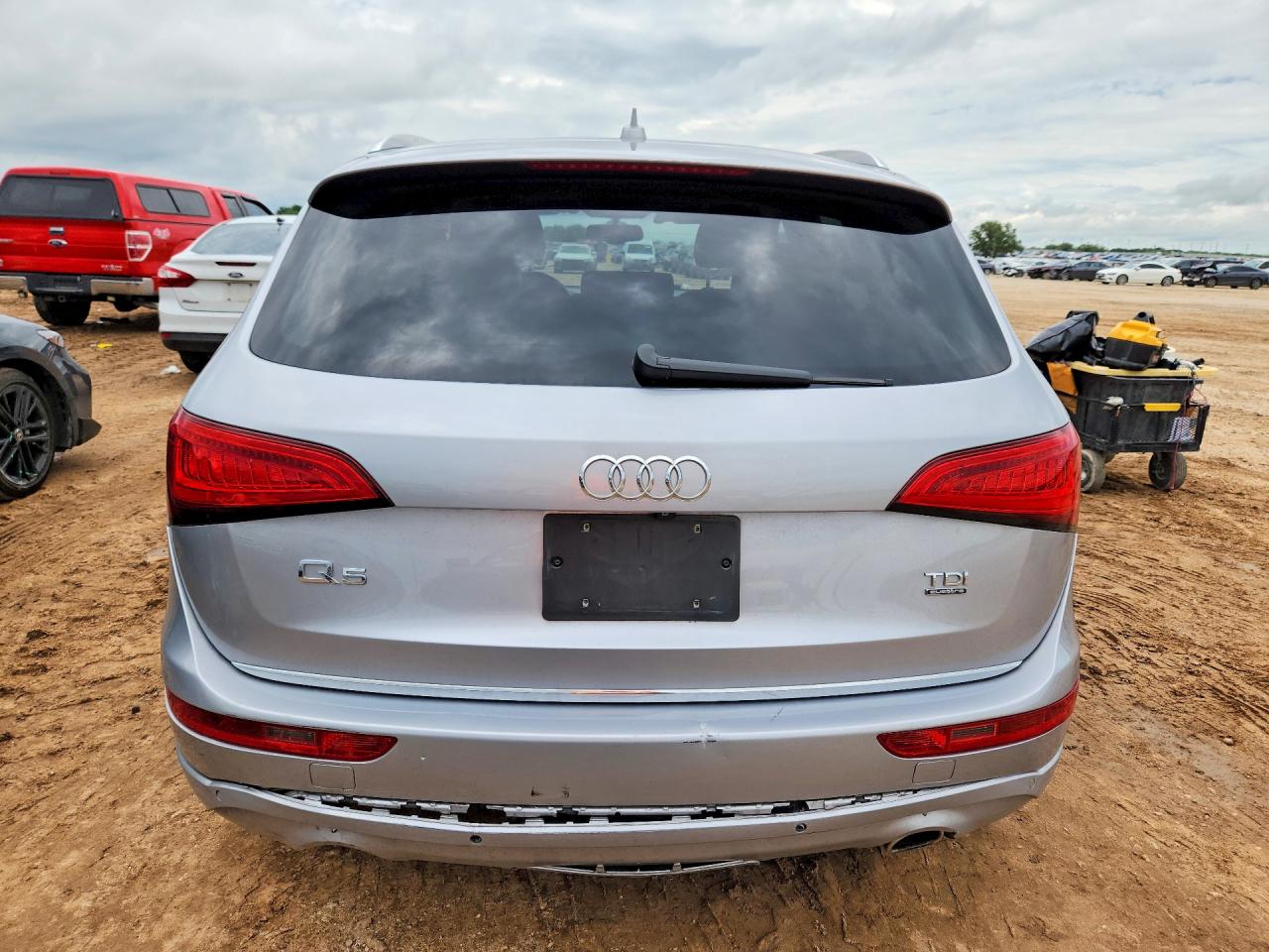 2015 Audi Q5 Tdi Premium Plus Серебряный vin: WA1CMAFP2FA030237