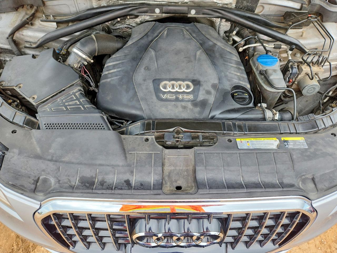 2015 Audi Q5 Tdi Premium Plus Серебряный vin: WA1CMAFP2FA030237