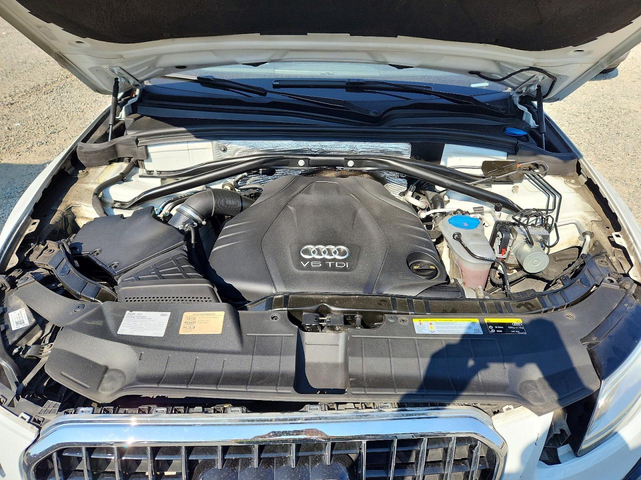 2015 Audi Q5 Tdi Premium Plus Белый vin: WA1CMAFP2FA139040