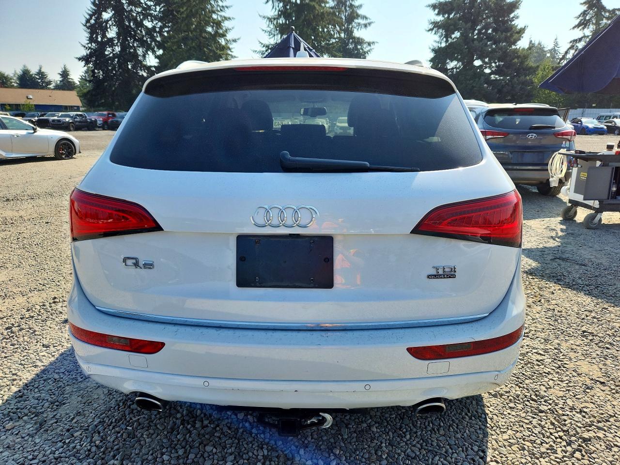 2015 Audi Q5 Tdi Premium Plus Белый vin: WA1CMAFP2FA139040