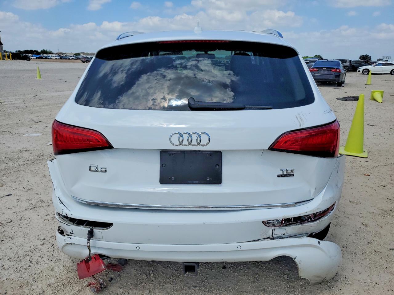 2015 Audi Q5 Tdi Premium Plus White vin: WA1CMAFP8FA132819