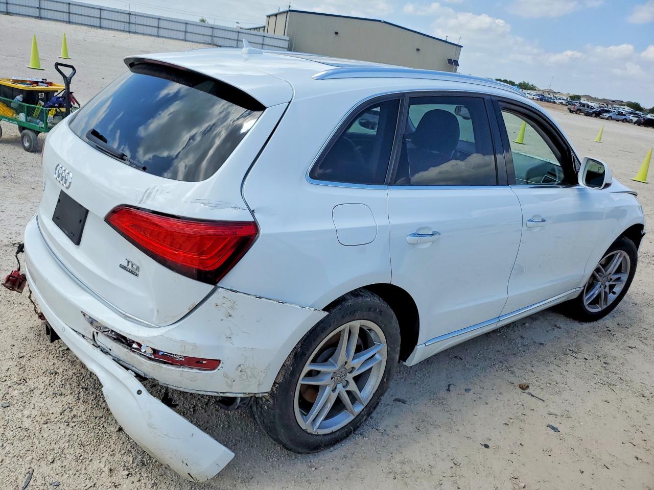 2015 Audi Q5 Tdi Premium Plus White vin: WA1CMAFP8FA132819