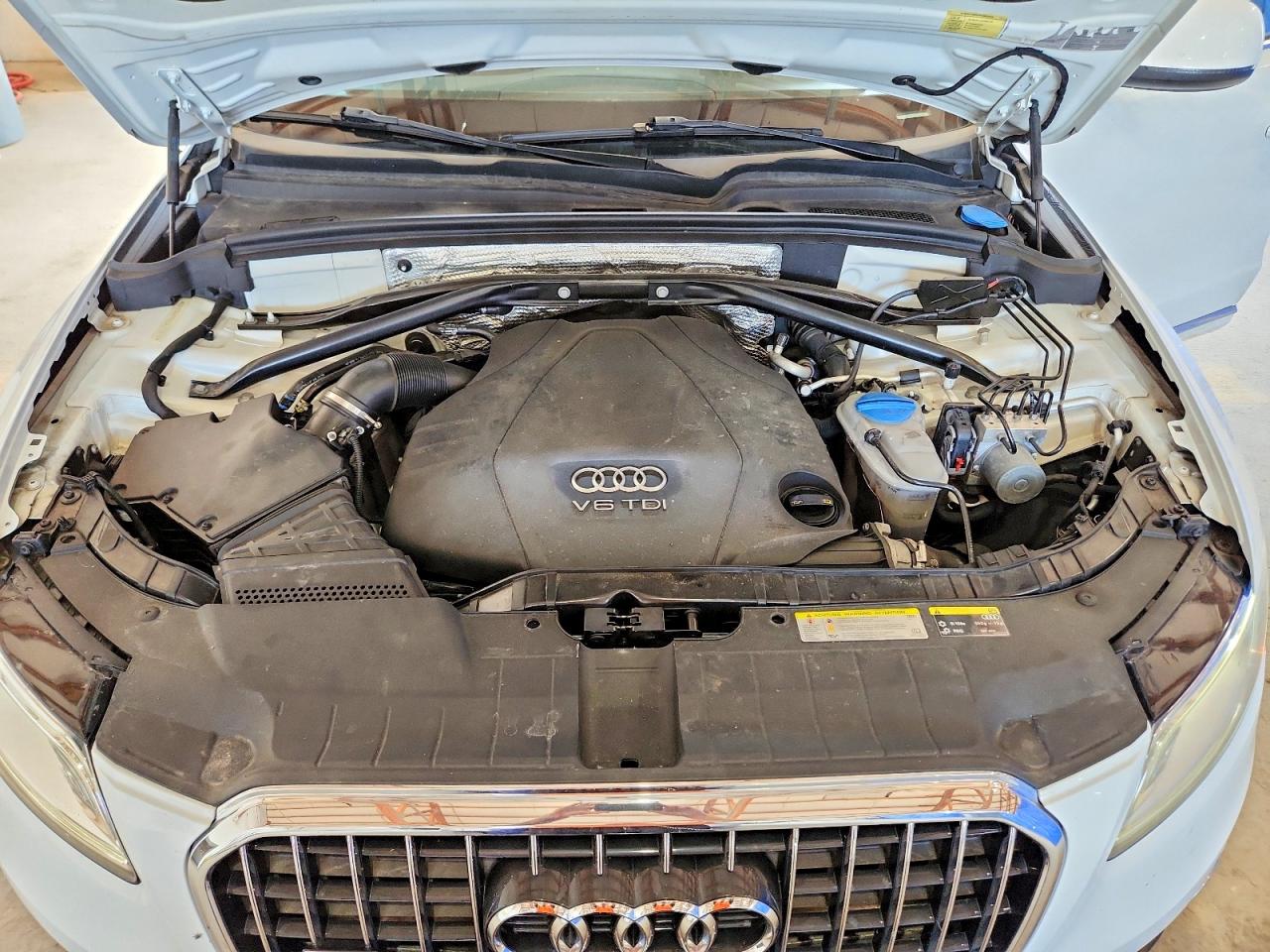 2014 Audi Q5 Tdi Premium Plus White vin: WA1CMAFPXEA101618