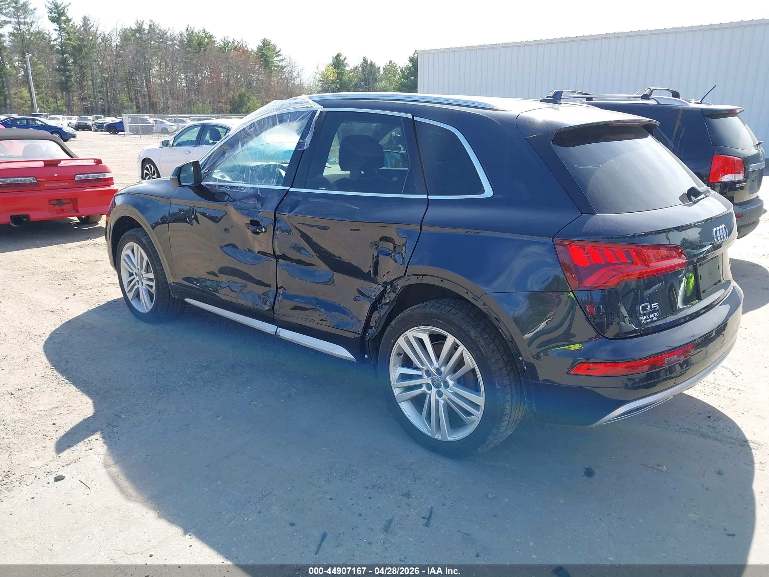 2018 Audi Q5 2.0t Premium/2.0t Tech Premium Black vin: WA1CNAFY4J2234319