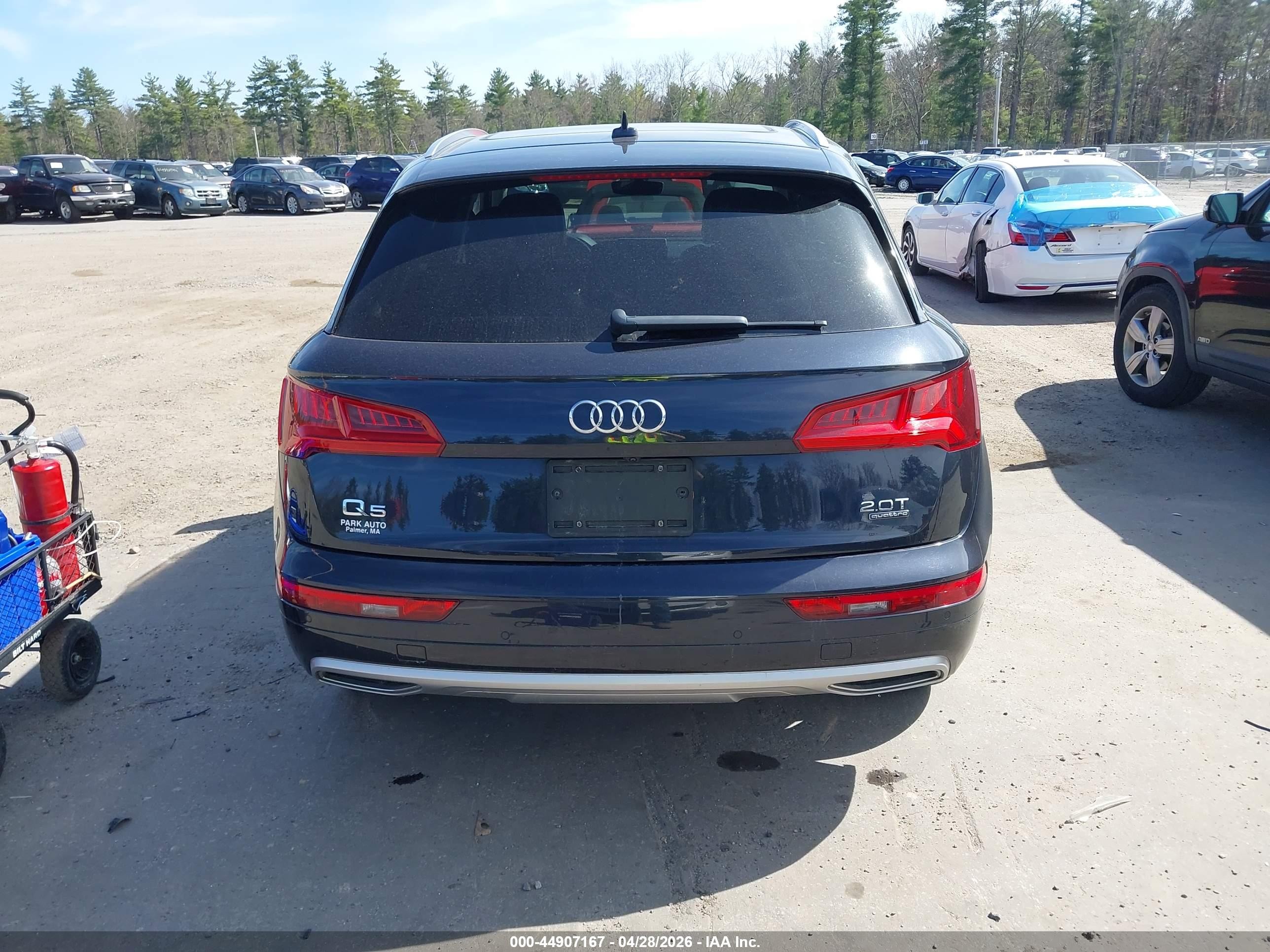 2018 Audi Q5 2.0t Premium/2.0t Tech Premium Black vin: WA1CNAFY4J2234319