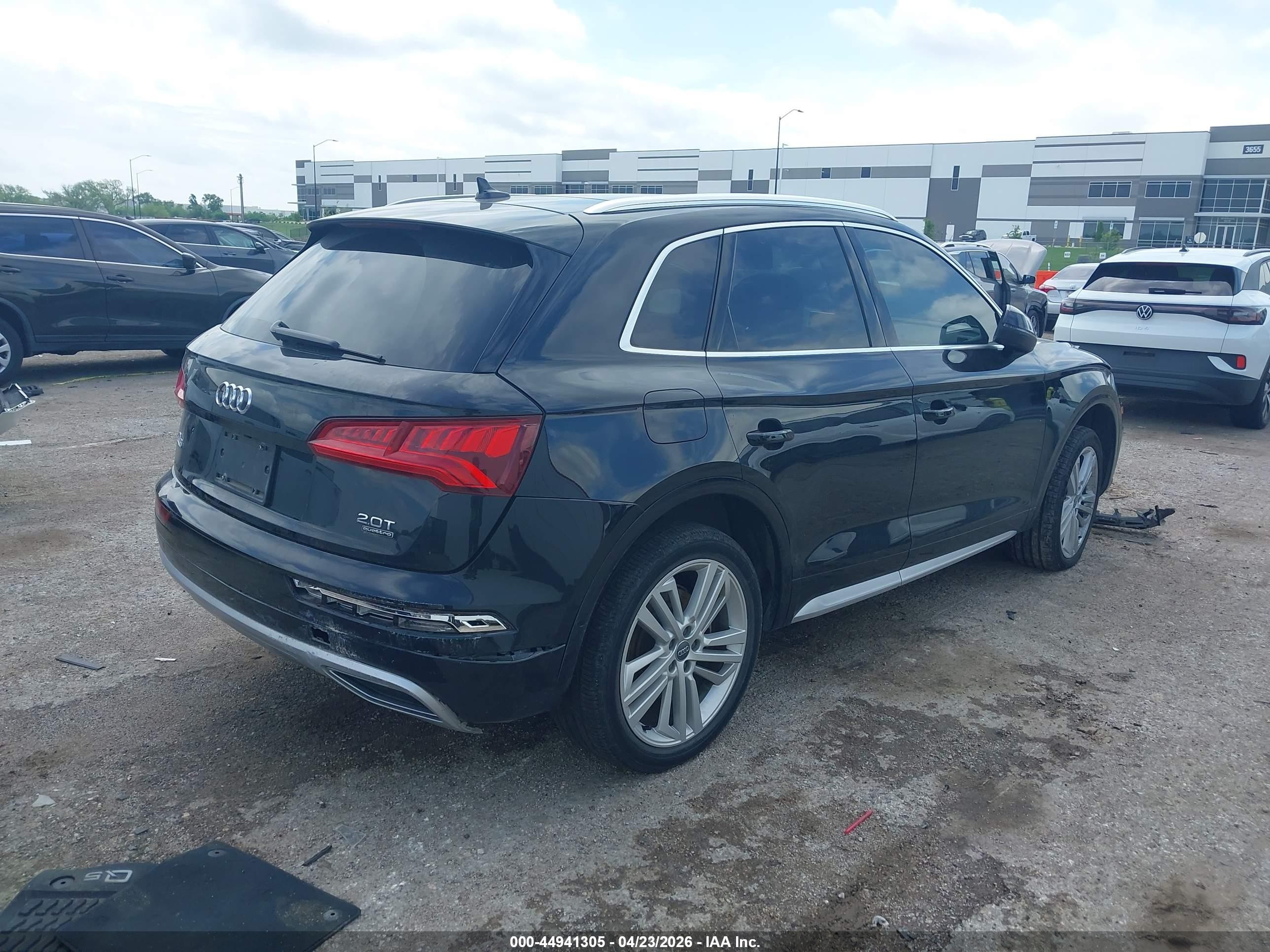 2018 Audi Q5 2.0t Premium/2.0t Tech Premium Черный vin: WA1CNAFY6J2038611
