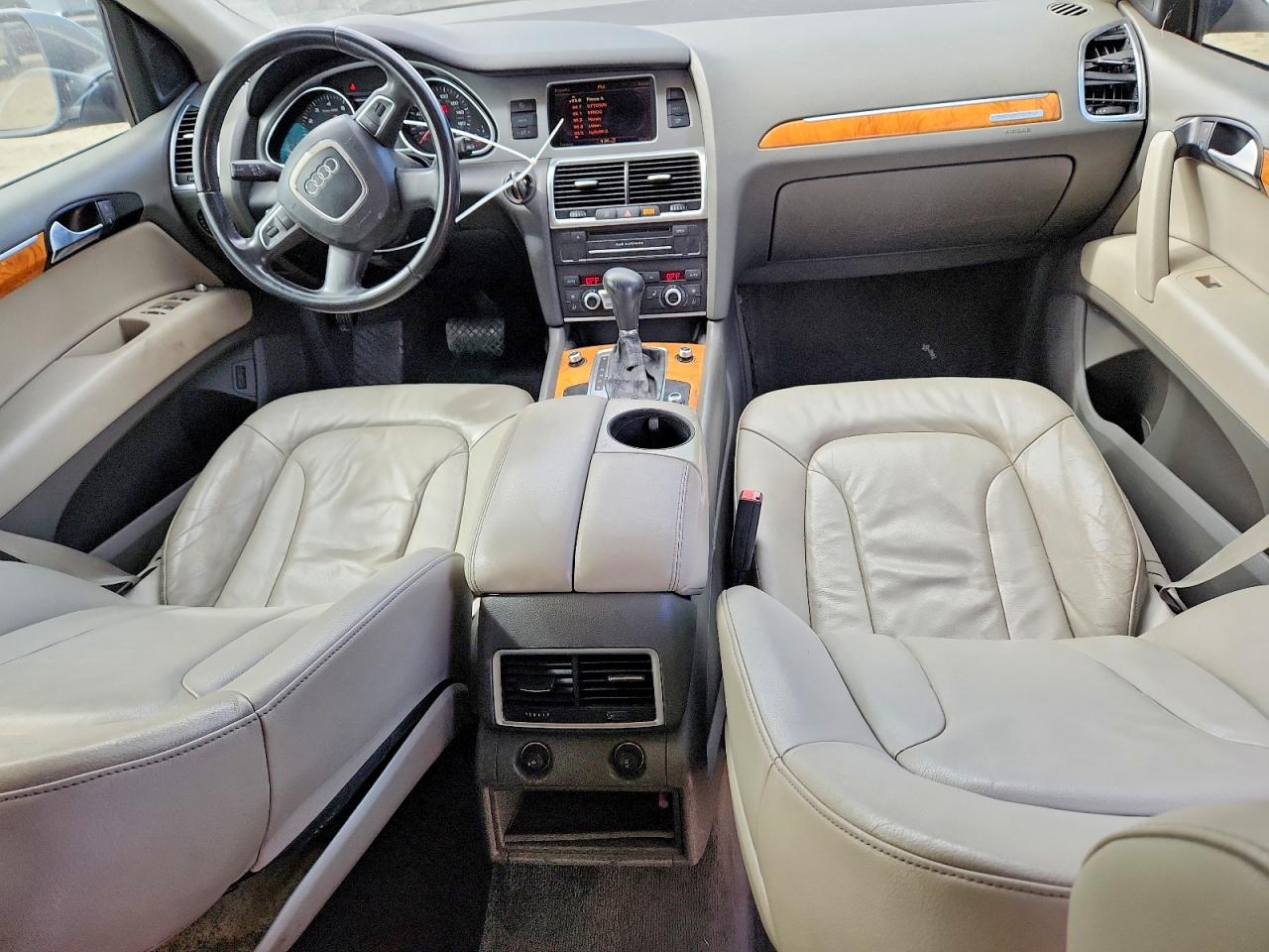 2010 Audi Q7 Premium Серый vin: WA1CYAFE7AD001522