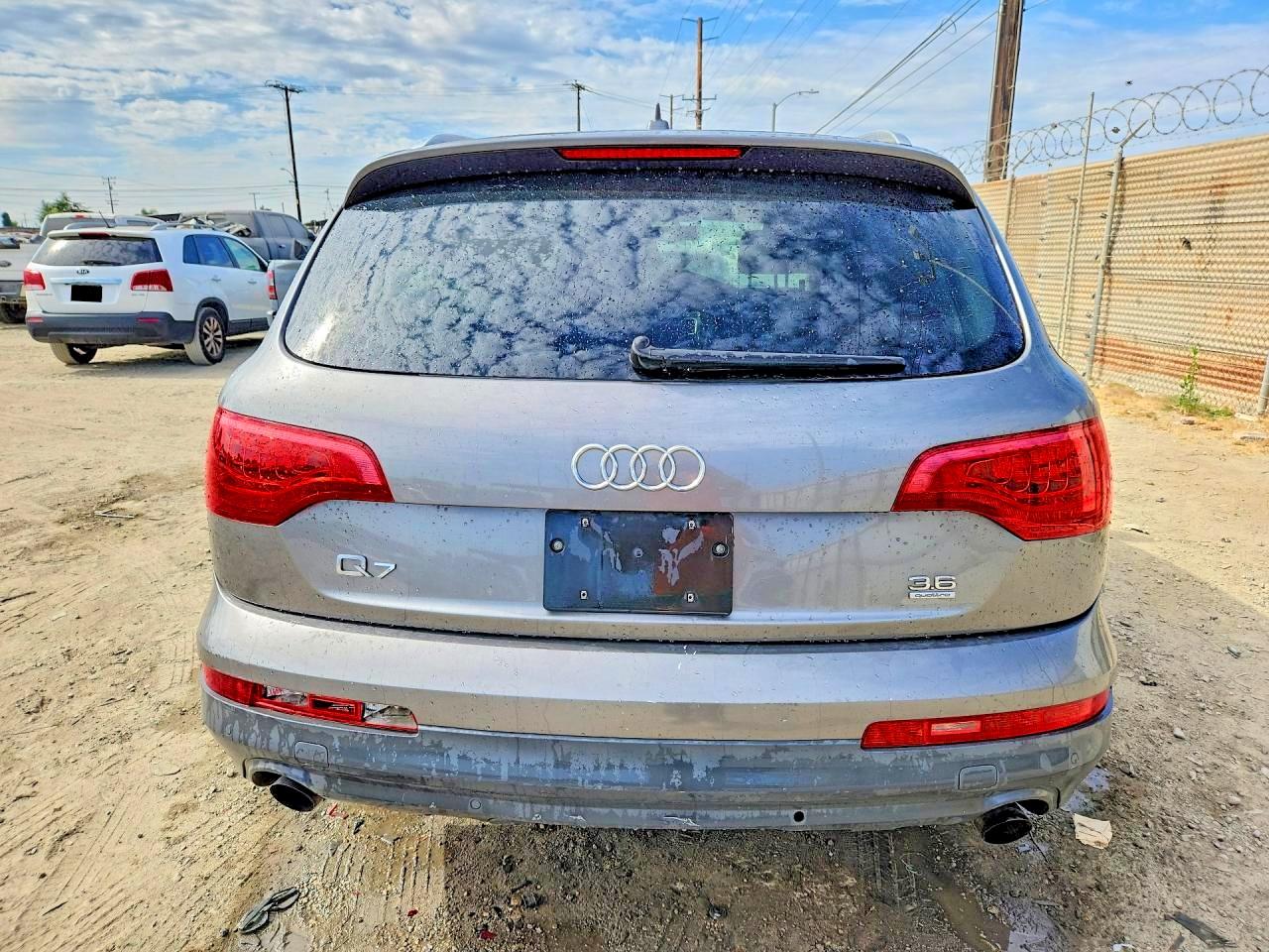 2010 Audi Q7 Premium Серый vin: WA1CYAFE7AD001522