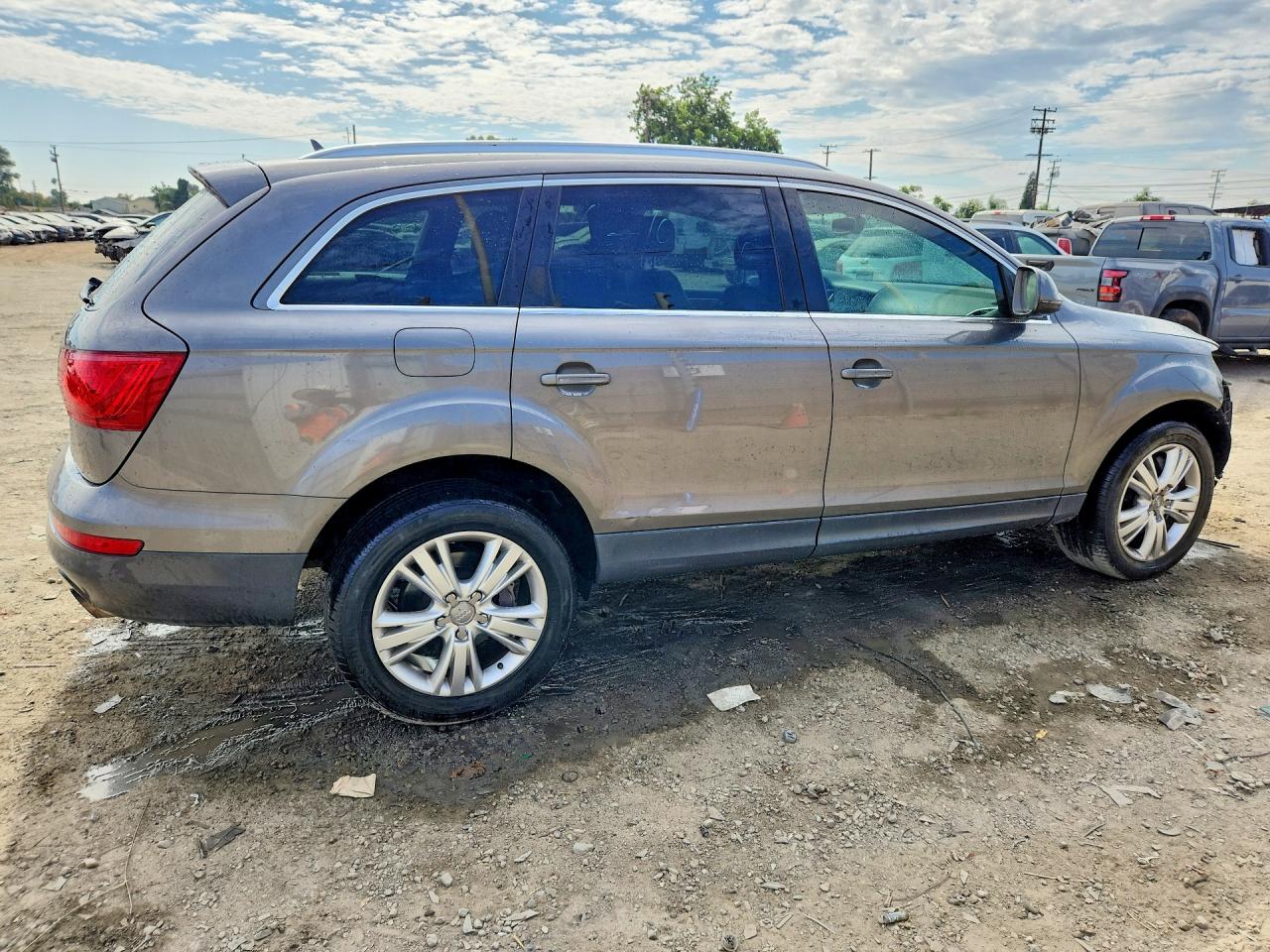 2010 Audi Q7 Premium Серый vin: WA1CYAFE7AD001522