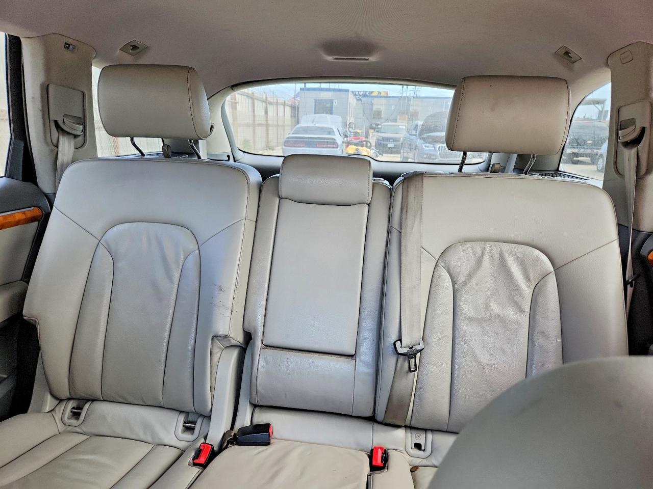 2010 Audi Q7 Premium Серый vin: WA1CYAFE7AD001522