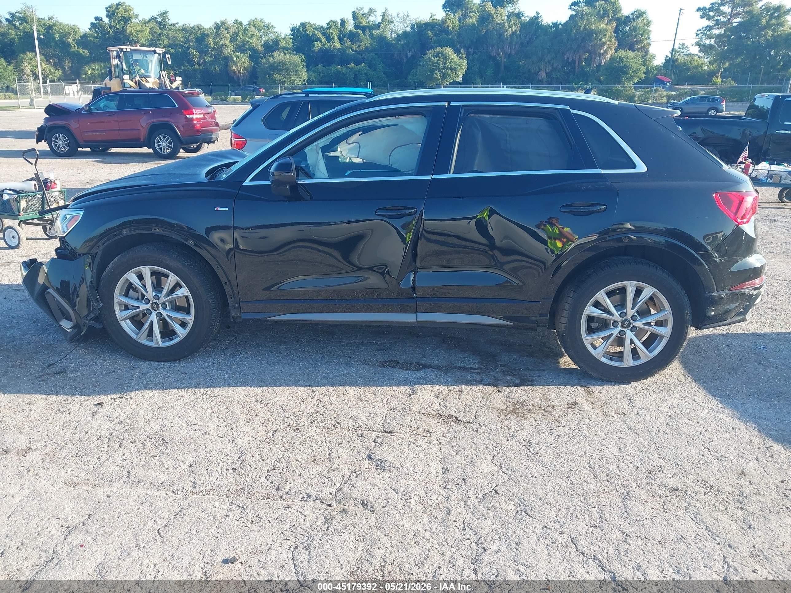 2023 Audi Q3 Premium 45 Tfsi S Line Quattro Tiptronic Черный vin: WA1DECF31P1084589