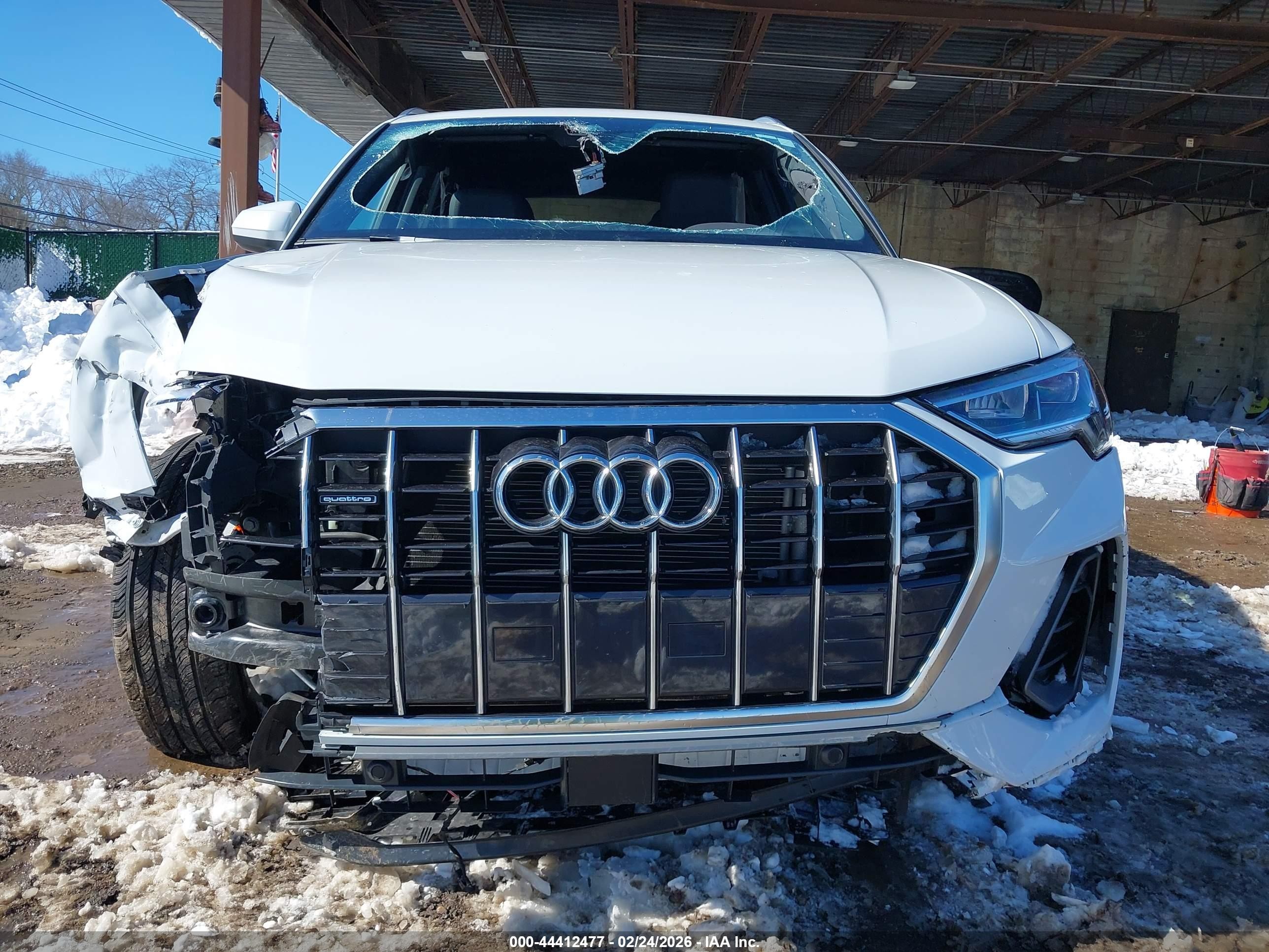 2024 Audi Q3 Premium 45 Tfsi S Line Quattro Tiptronic White vin: WA1DECF34R1163774