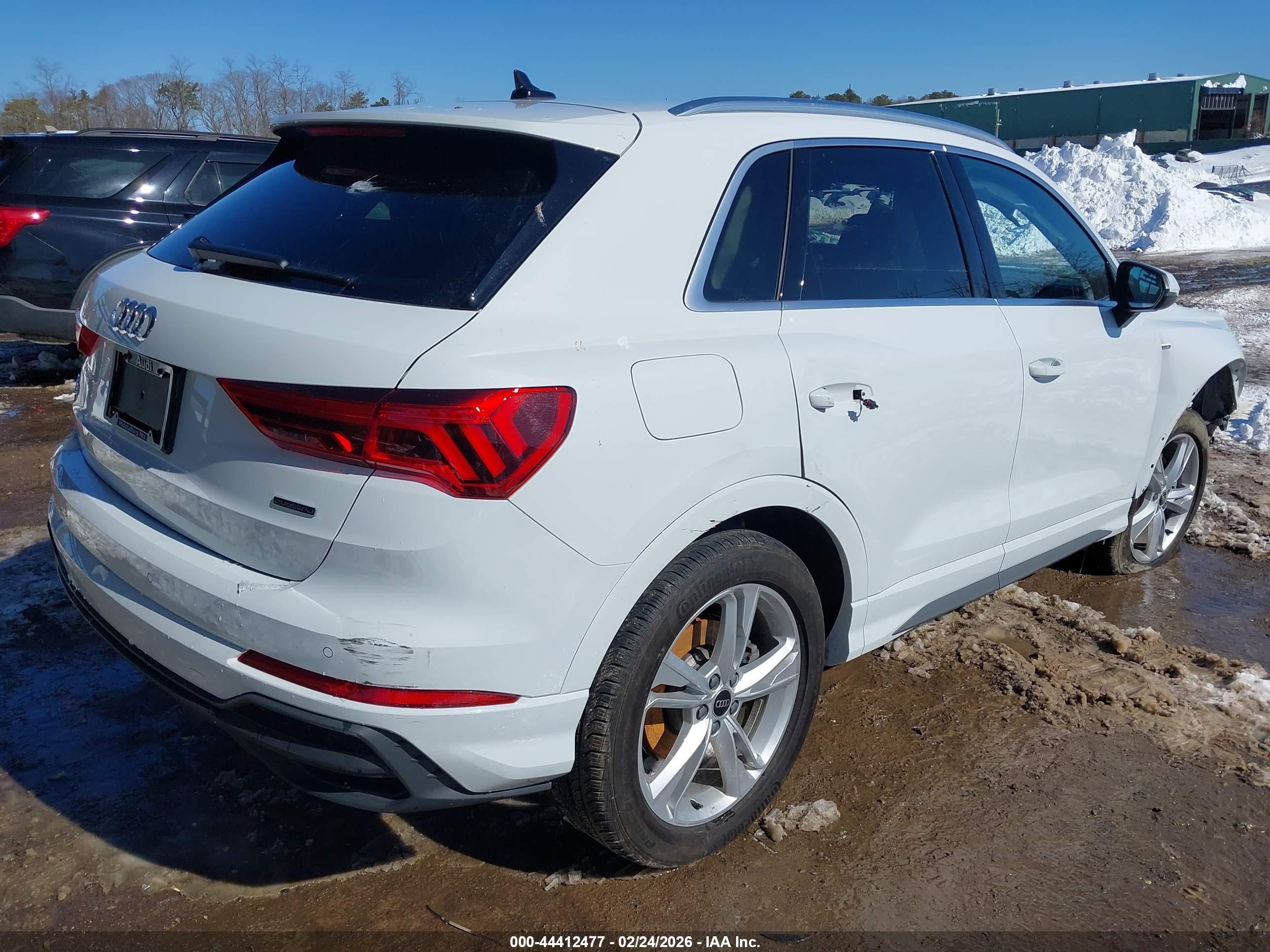 2024 Audi Q3 Premium 45 Tfsi S Line Quattro Tiptronic White vin: WA1DECF34R1163774