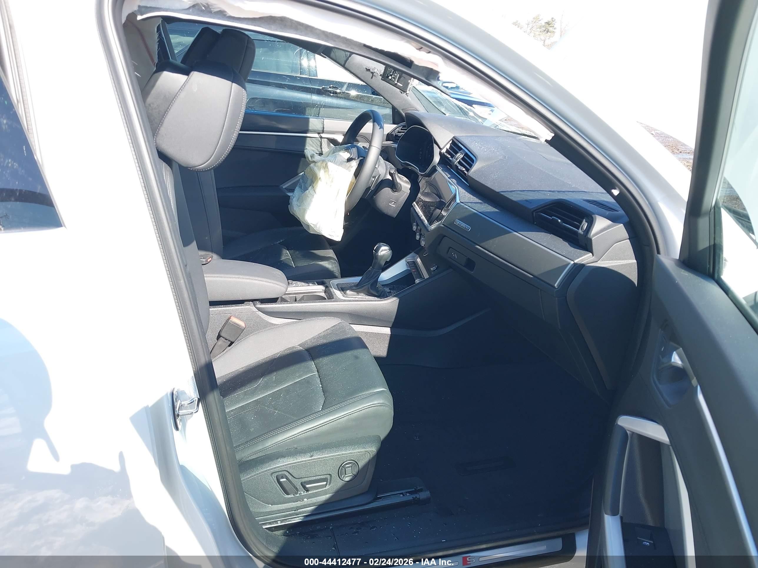 2024 Audi Q3 Premium 45 Tfsi S Line Quattro Tiptronic White vin: WA1DECF34R1163774