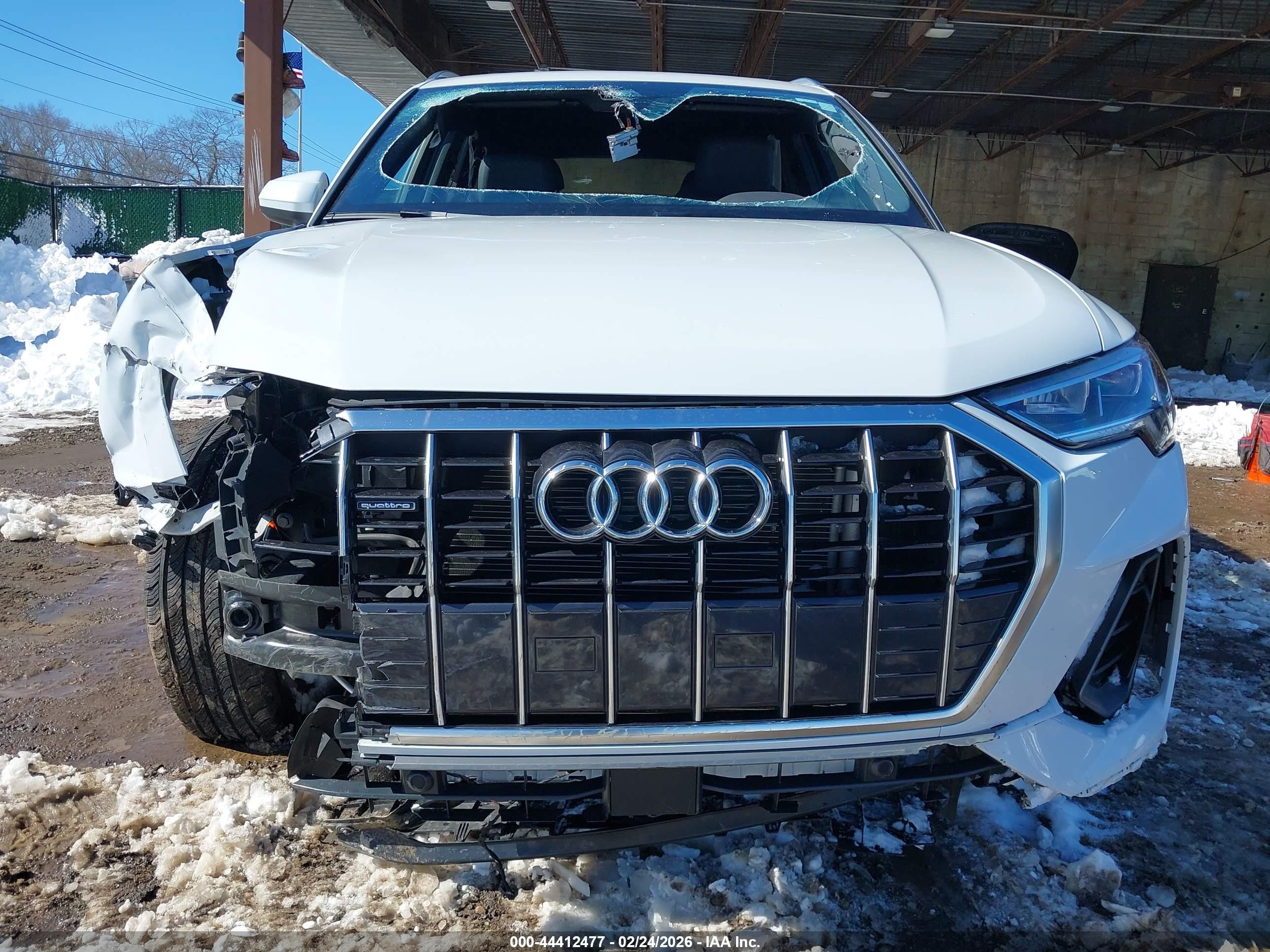 2024 Audi Q3 Premium 45 Tfsi S Line Quattro Tiptronic White vin: WA1DECF34R1163774