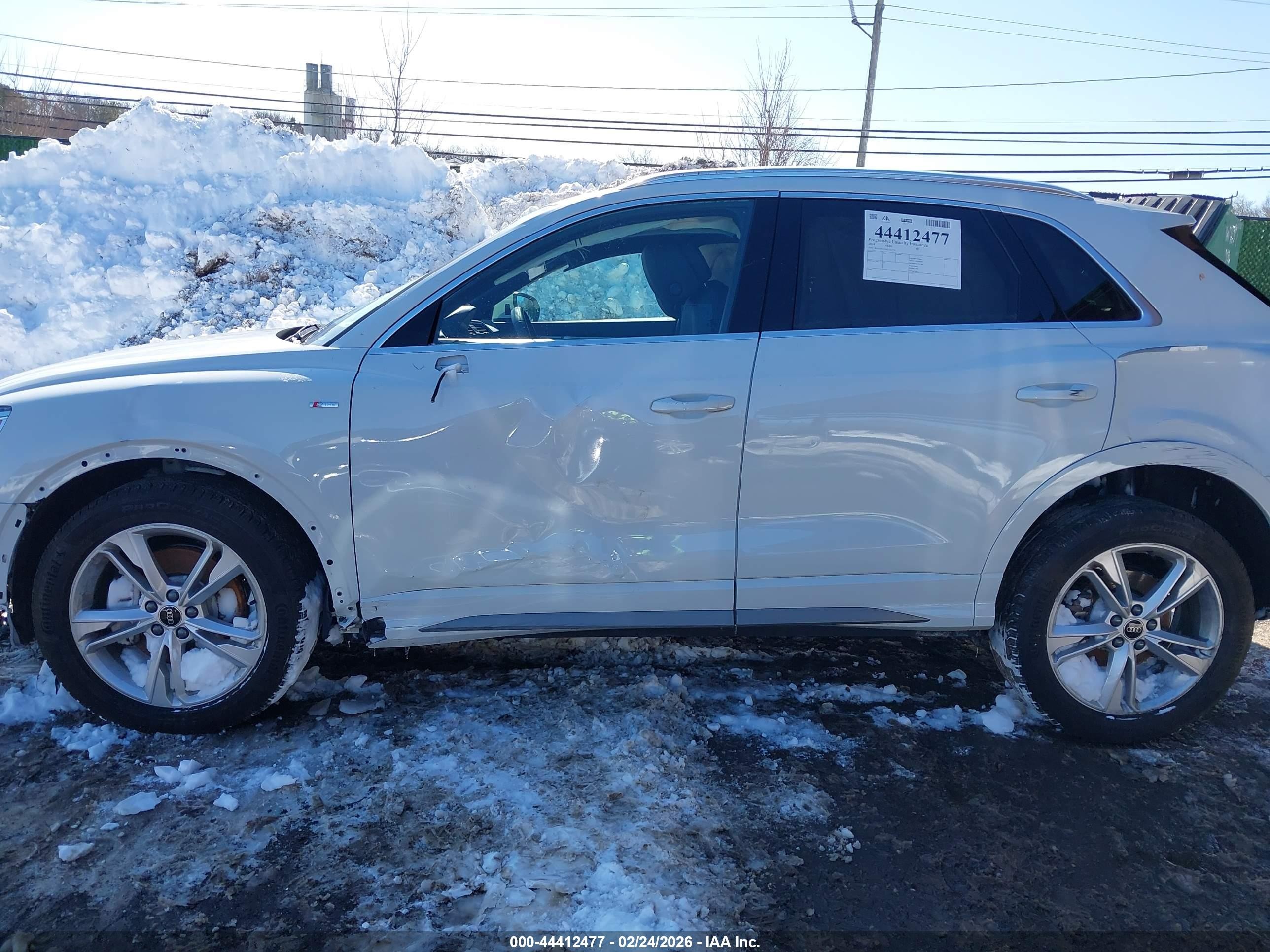2024 Audi Q3 Premium 45 Tfsi S Line Quattro Tiptronic White vin: WA1DECF34R1163774
