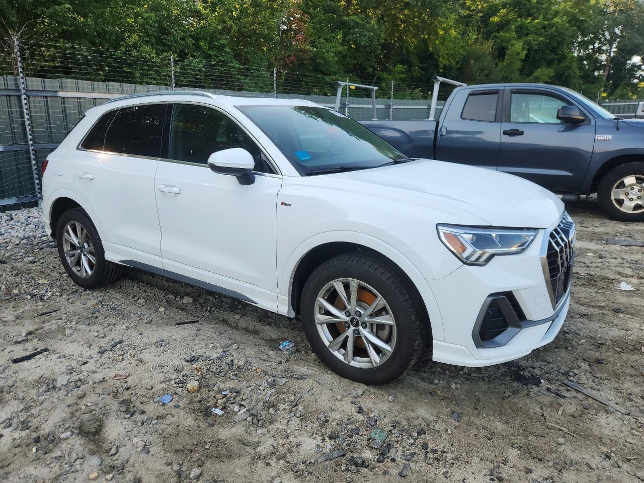 2023 Audi Q3 Premium S Line 45 Белый vin: WA1DECF36P1069344